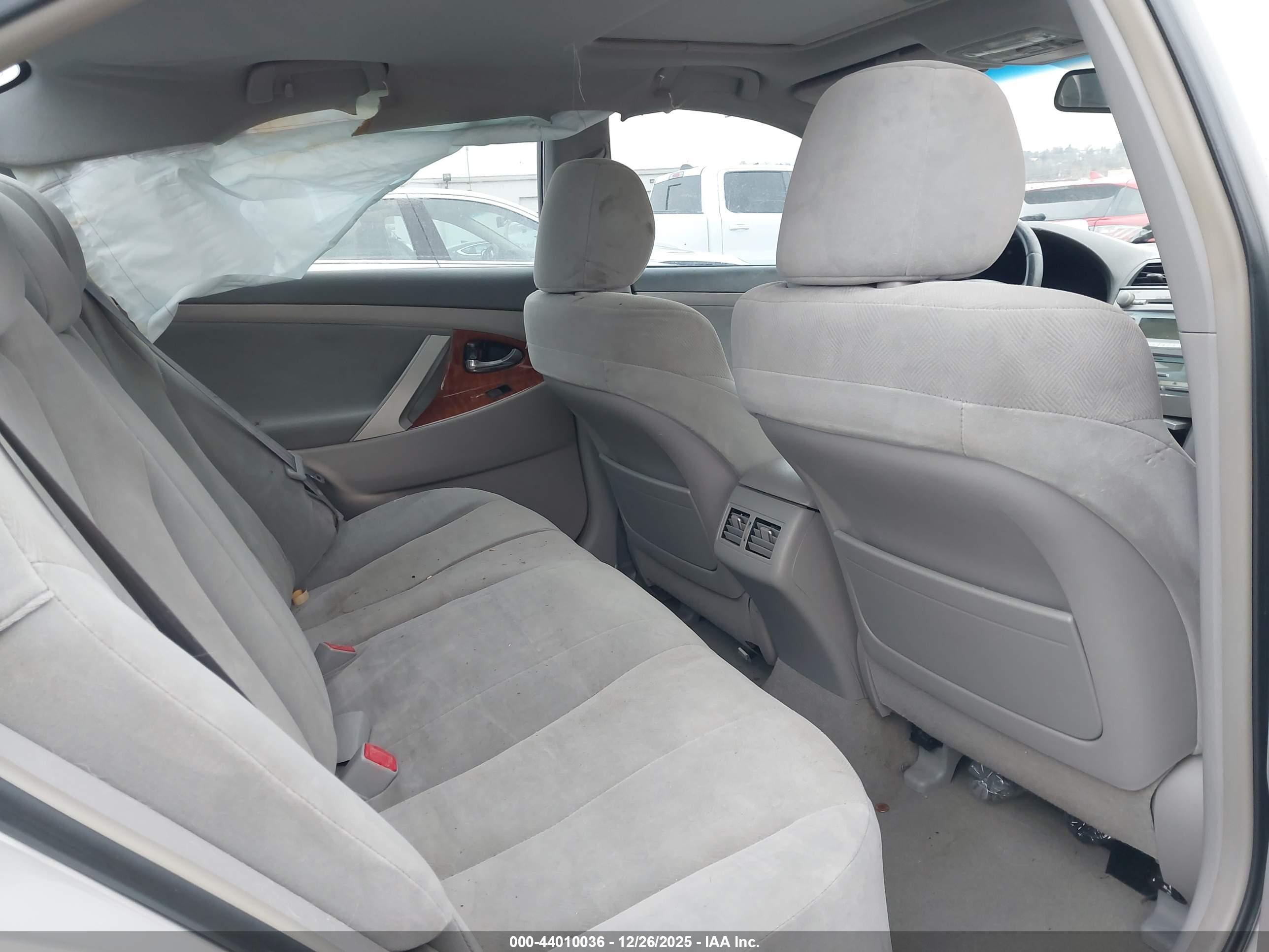 TOYOTA CAMRY image 8