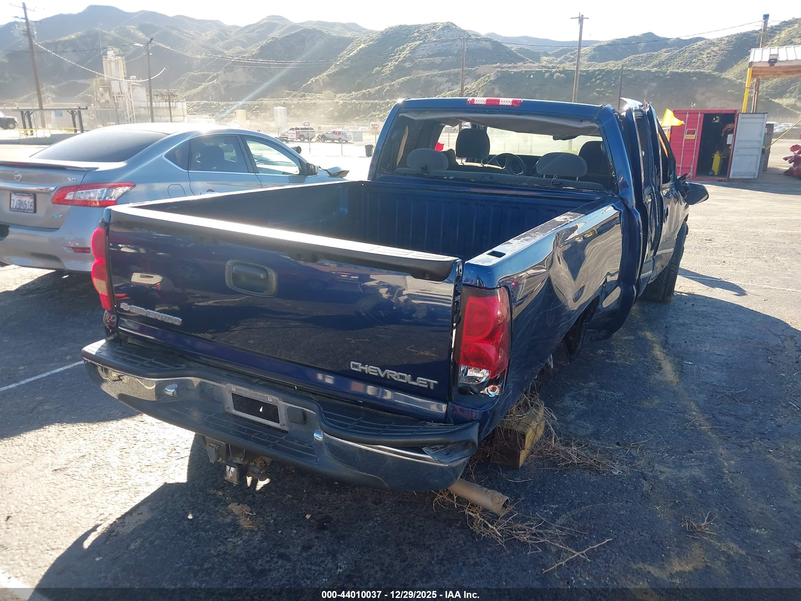 CHEVROLET SILVERADO image 4