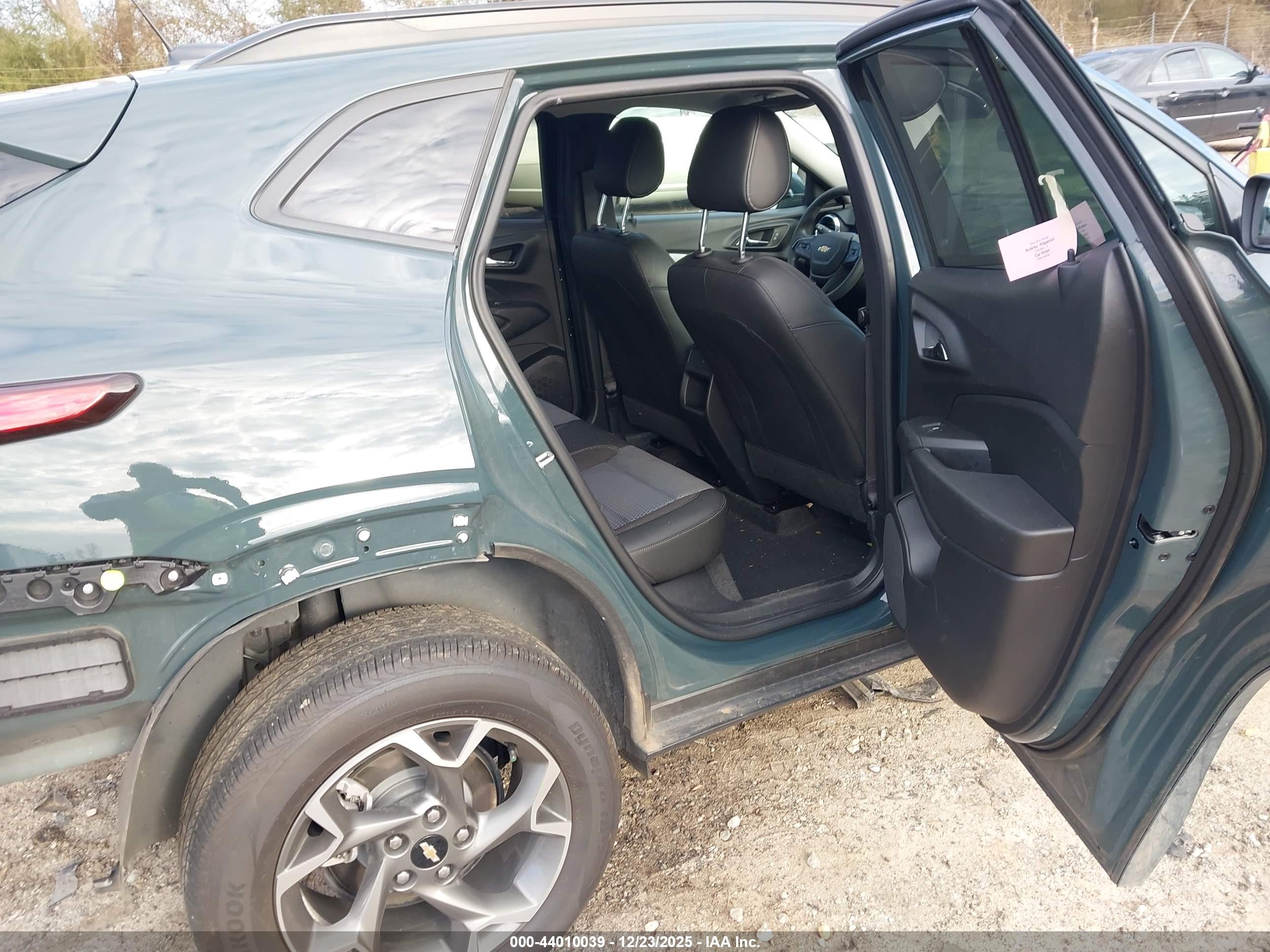 CHEVROLET TRAX image 8