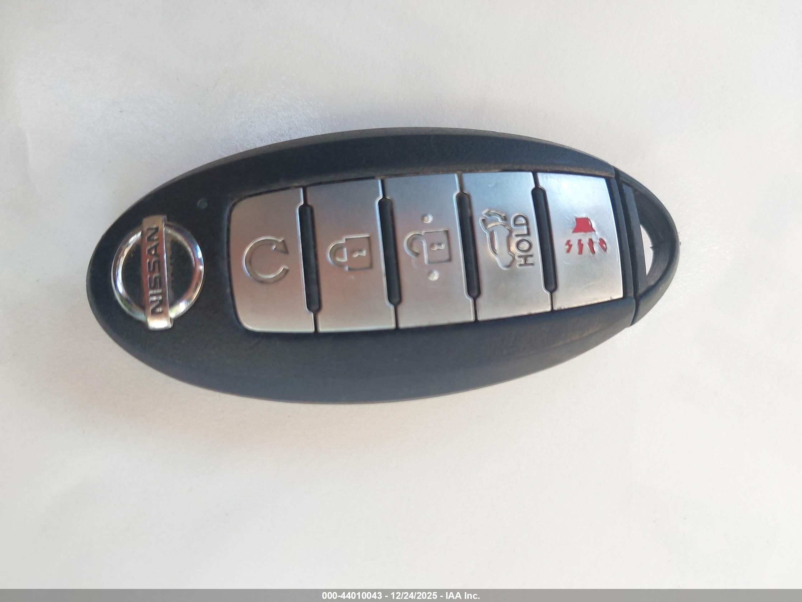 NISSAN ROGUE image 11