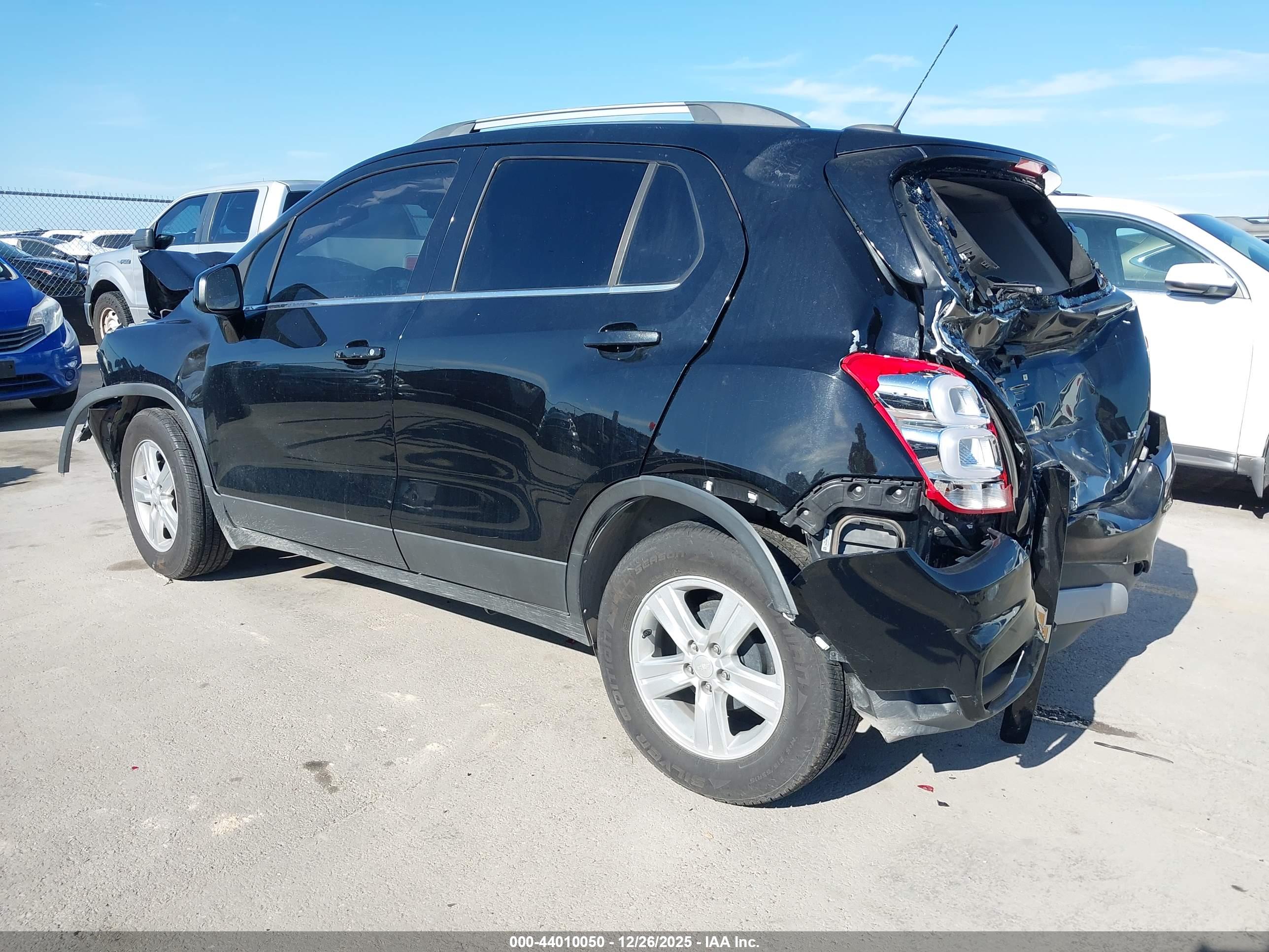 CHEVROLET TRAX image 3