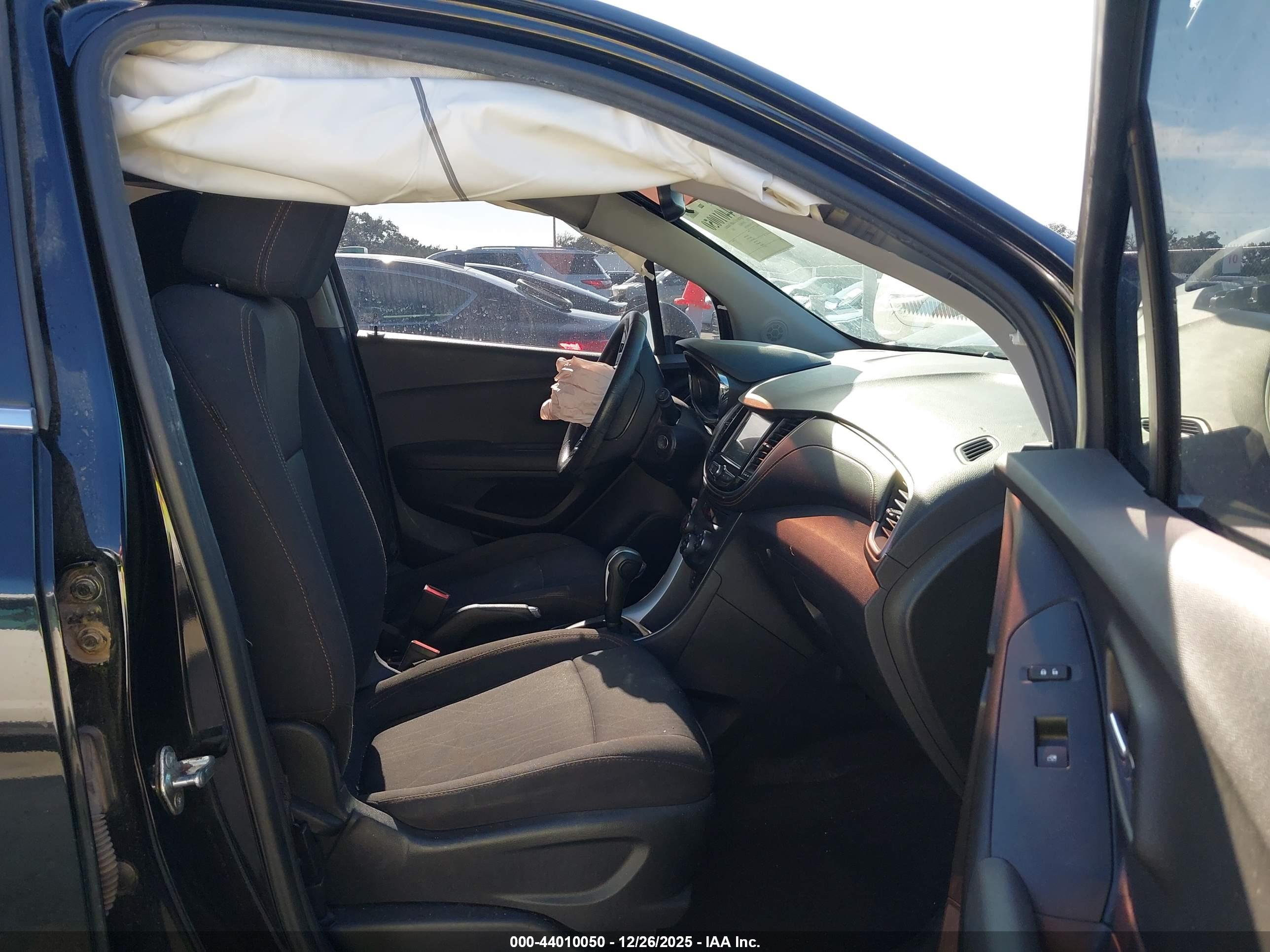 CHEVROLET TRAX image 5