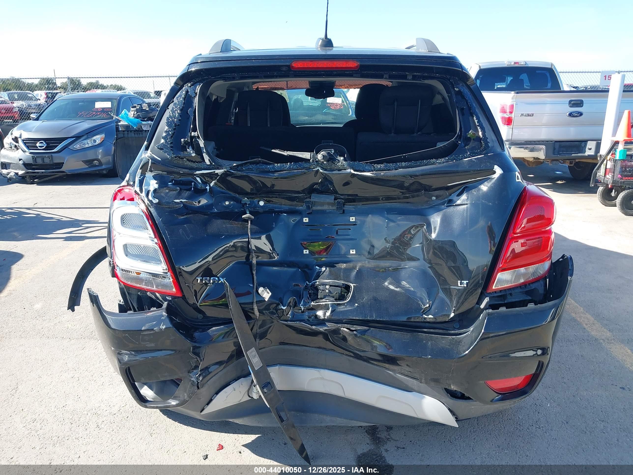 CHEVROLET TRAX image 6