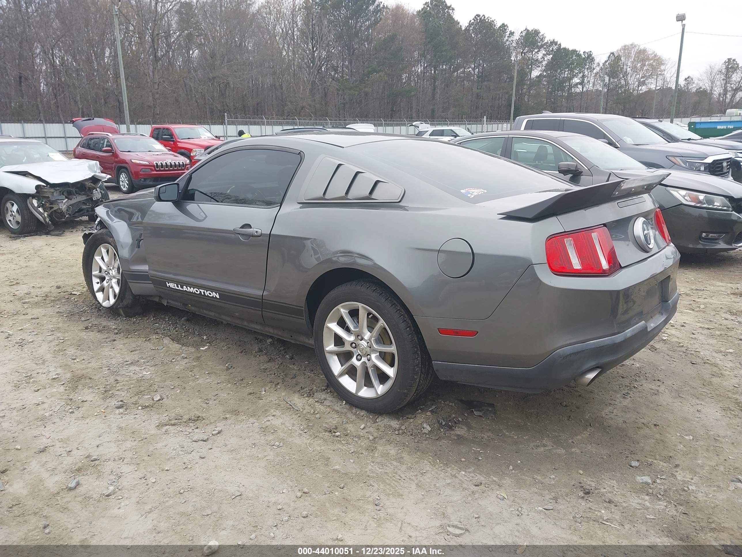 FORD MUSTANG image 3
