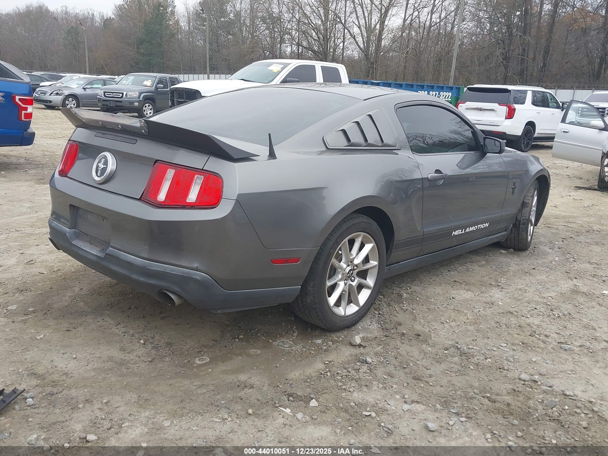 FORD MUSTANG image 4