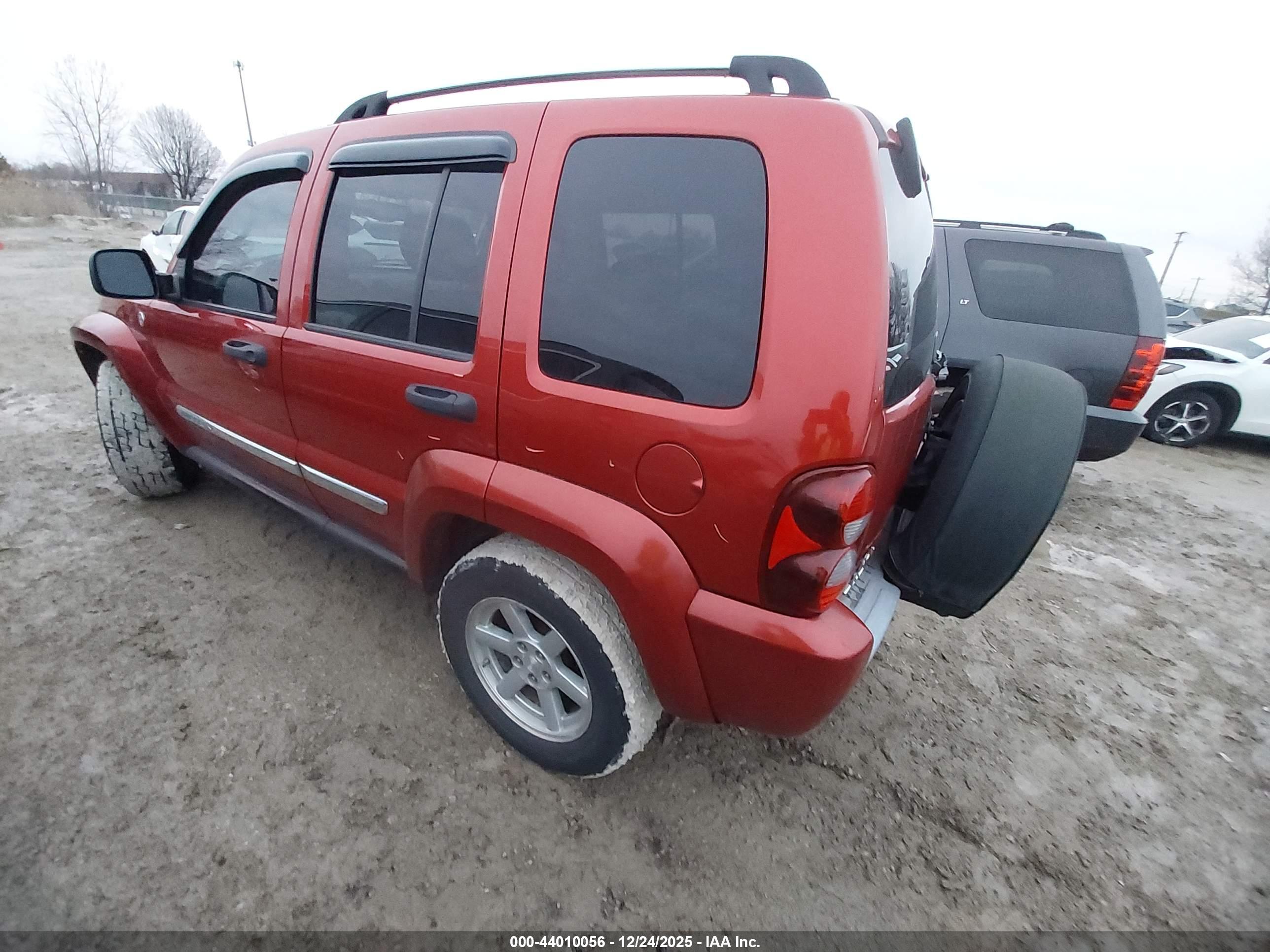 JEEP LIBERTY image 3