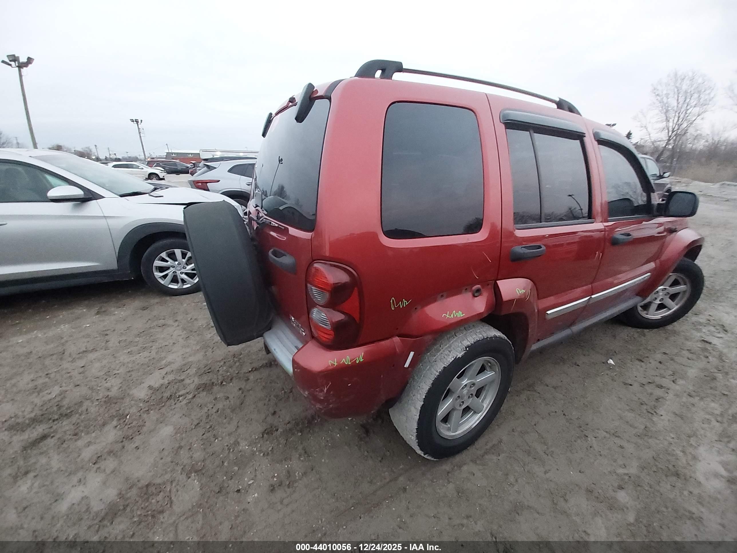 JEEP LIBERTY image 4