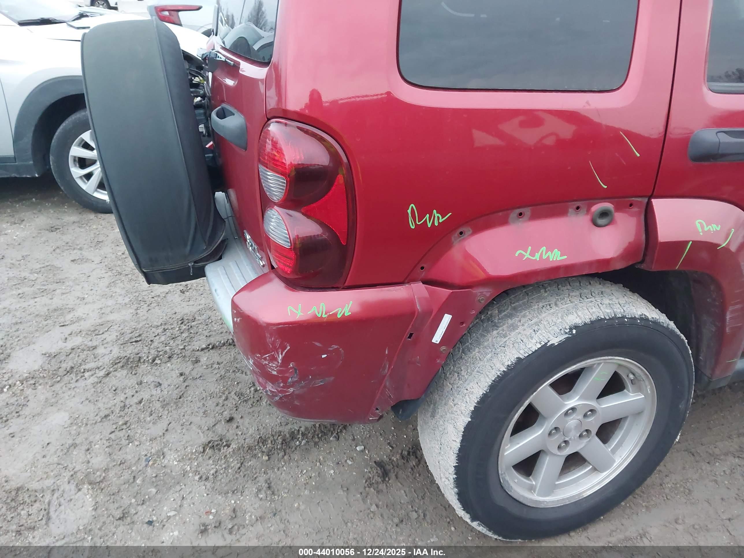 JEEP LIBERTY image 6