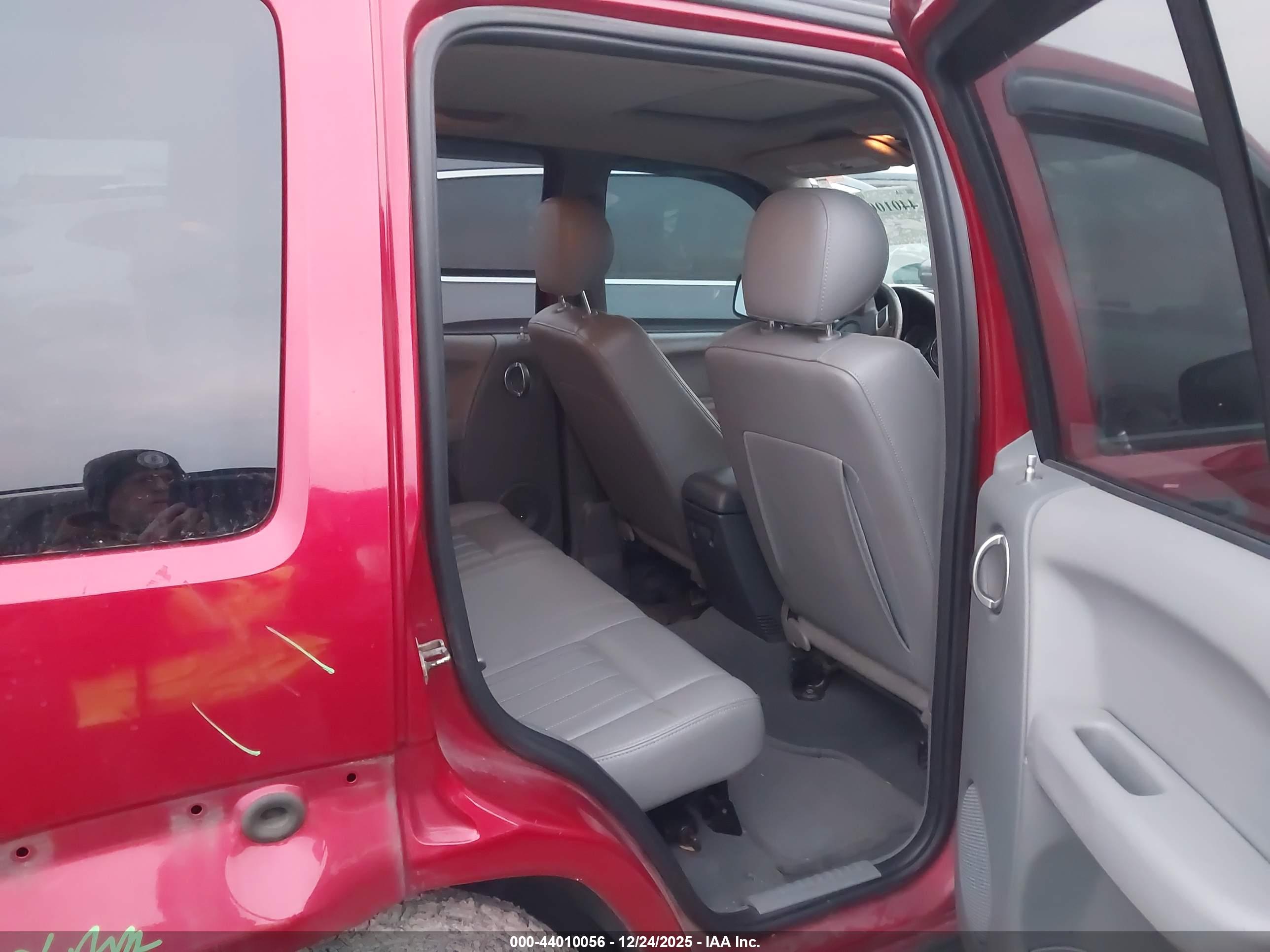 JEEP LIBERTY image 8