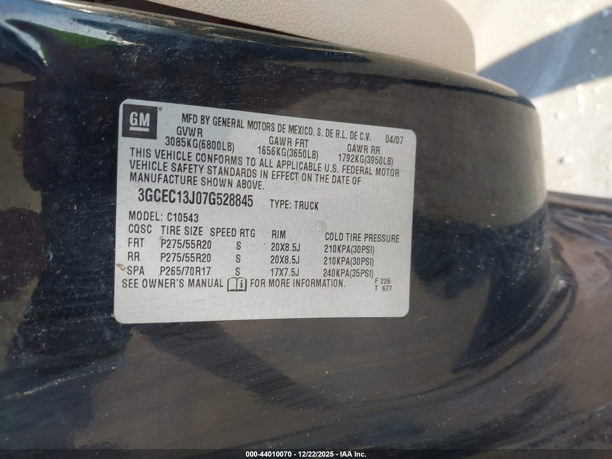 CHEVROLET SILVERADO image 9