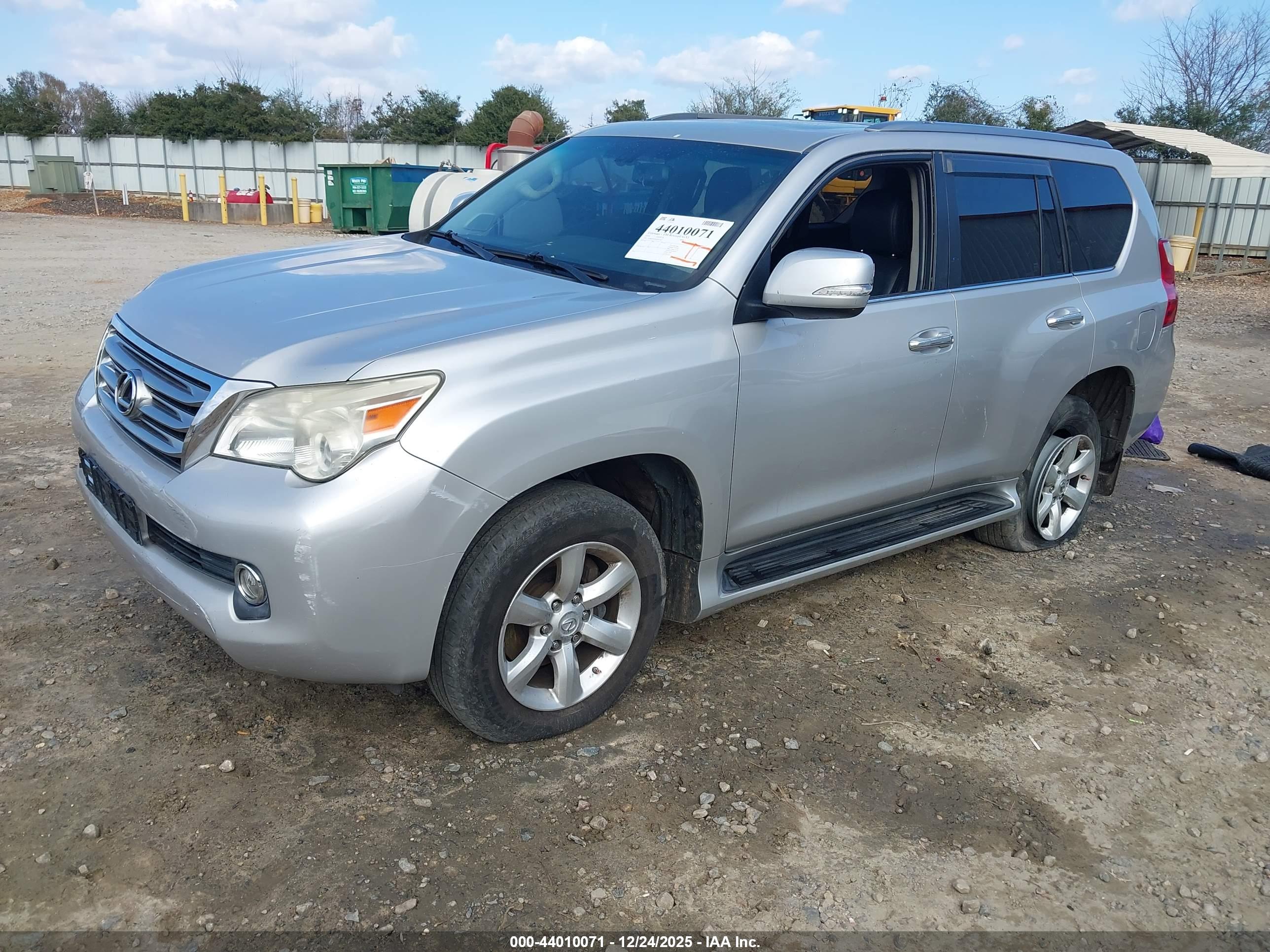 LEXUS 460 image 2