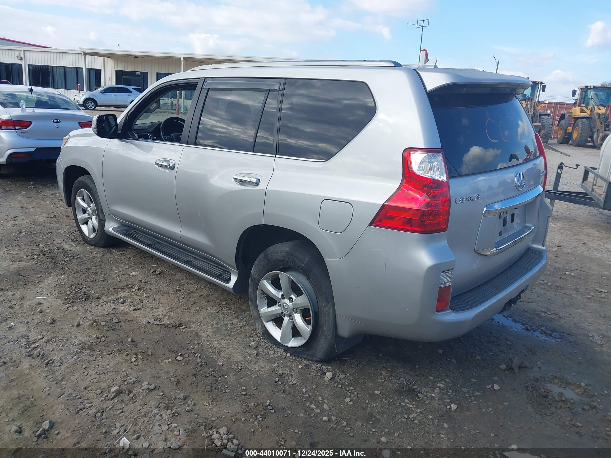 LEXUS 460 image 3