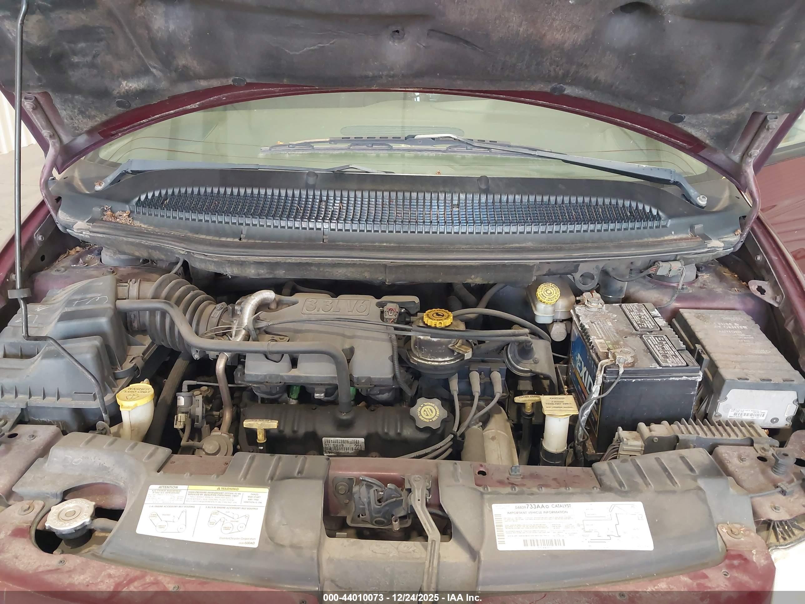 CHRYSLER VOYAGER image 10