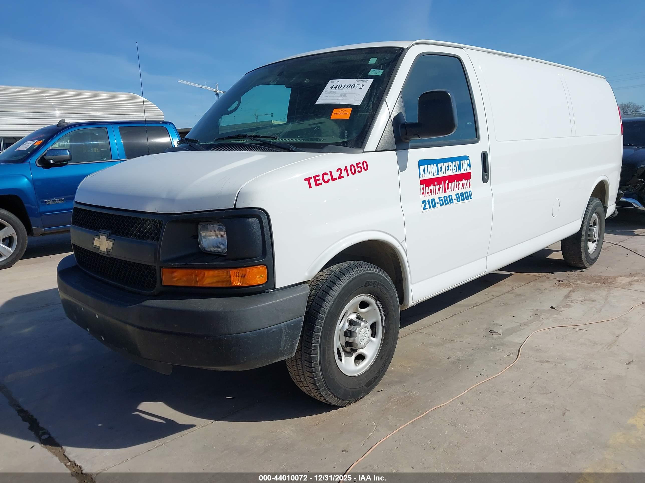 CHEVROLET EXPRESS image 2