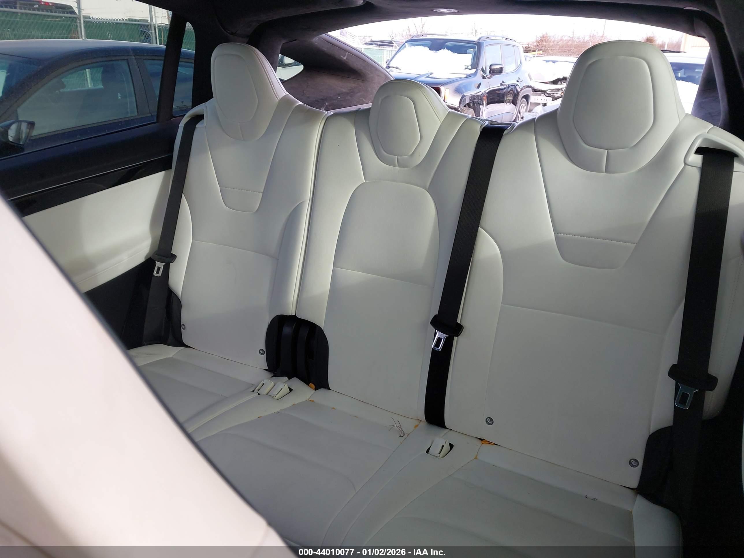 TESLA MODEL image 8