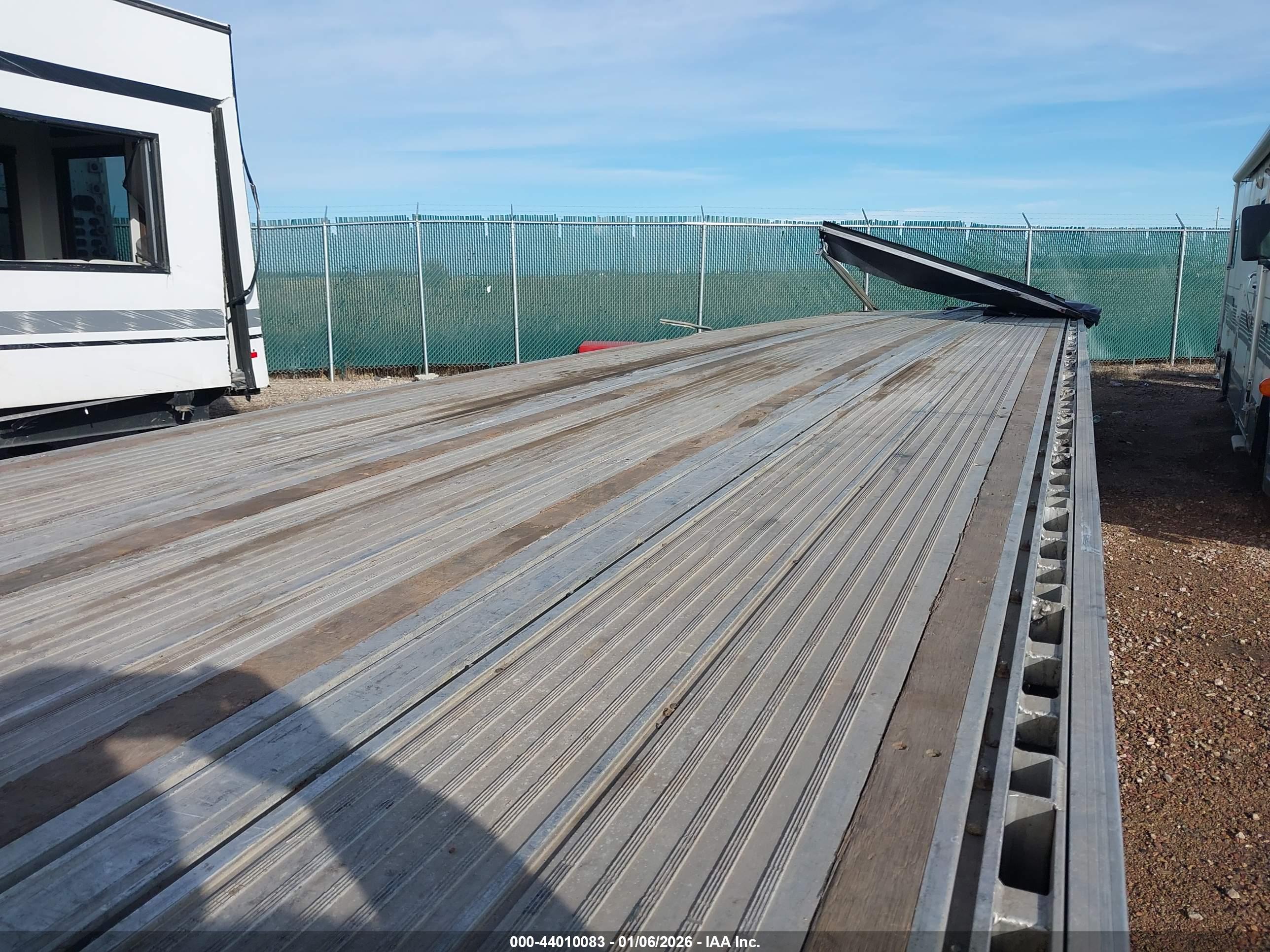 REITNOUER TRAILER image 8