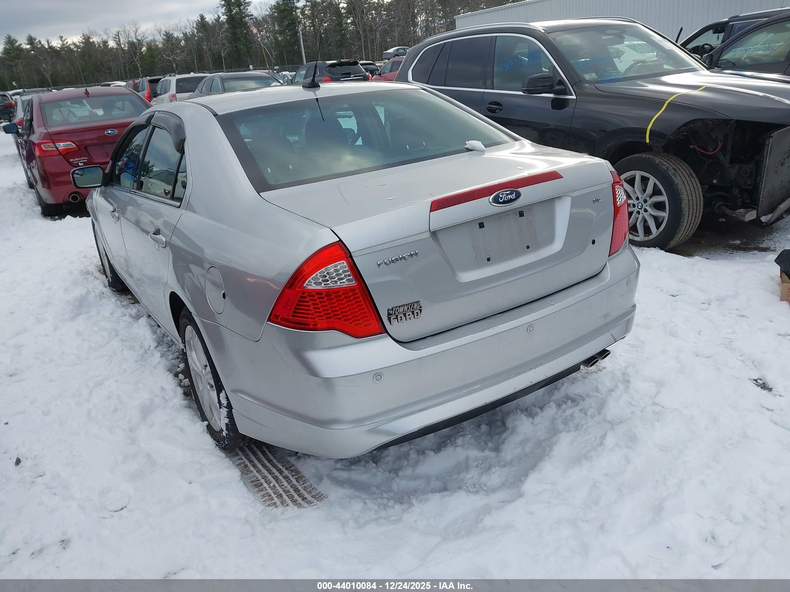 FORD FUSION image 3