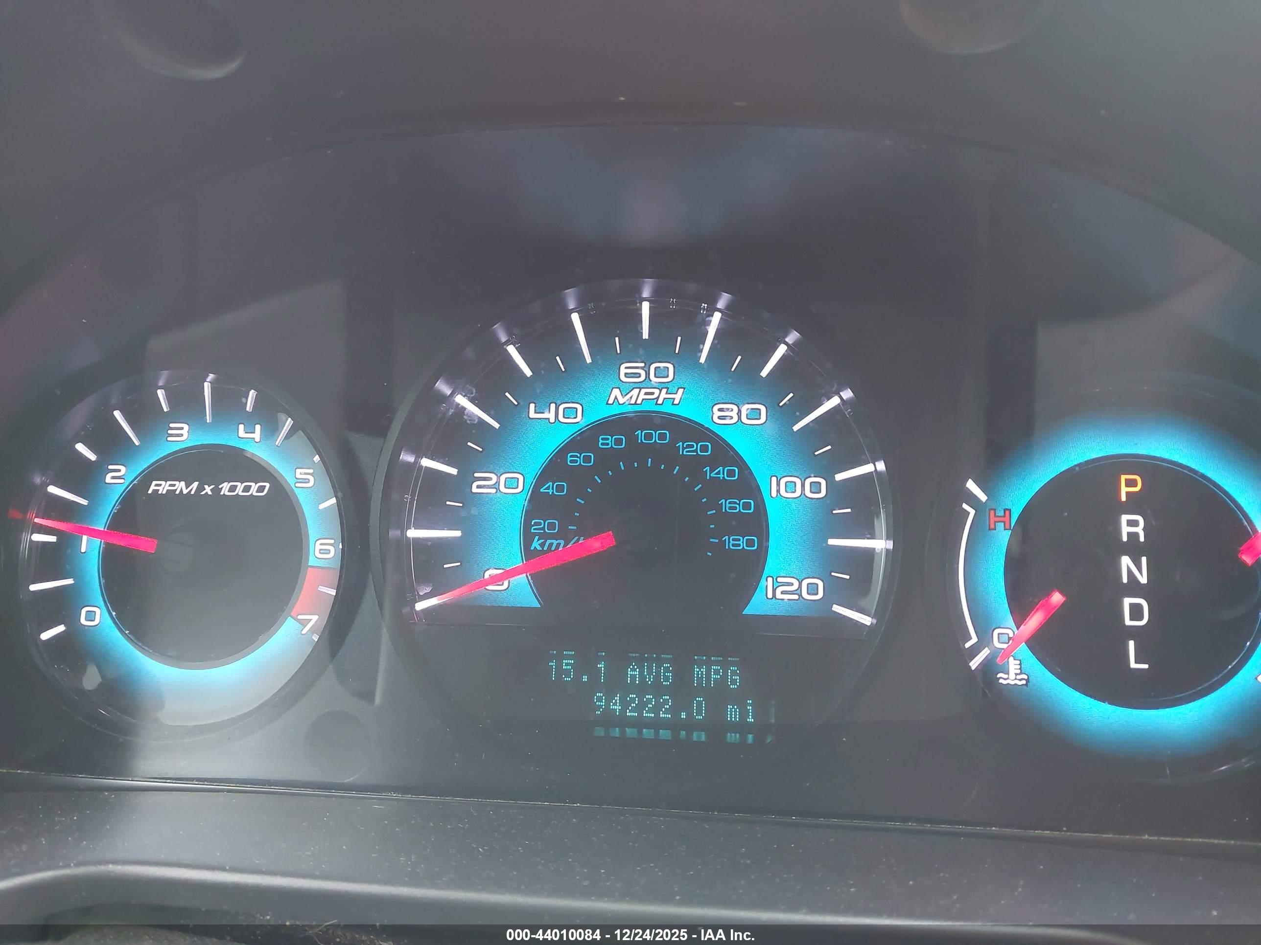 FORD FUSION image 7