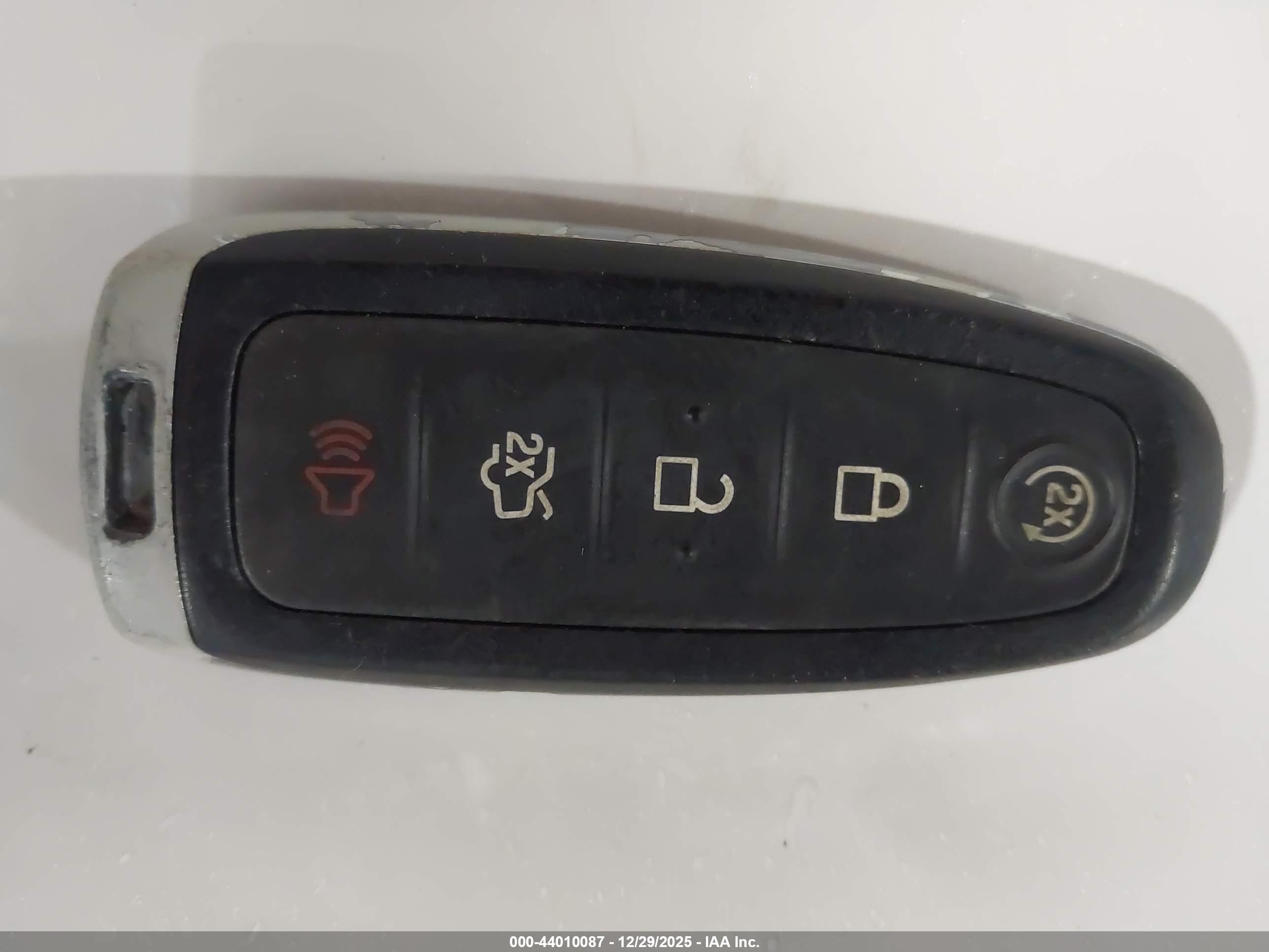 FORD ESCAPE image 11