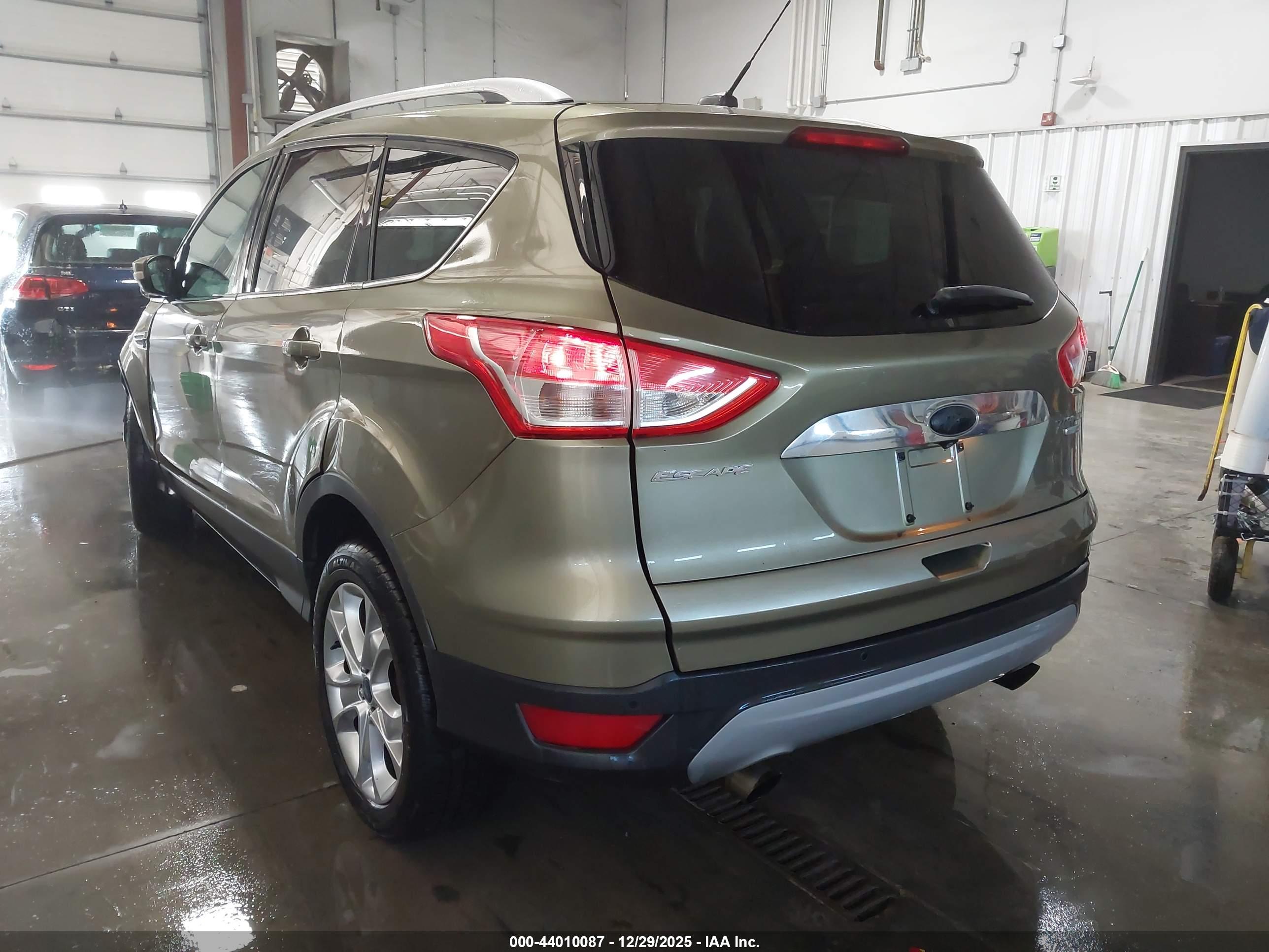 FORD ESCAPE image 3