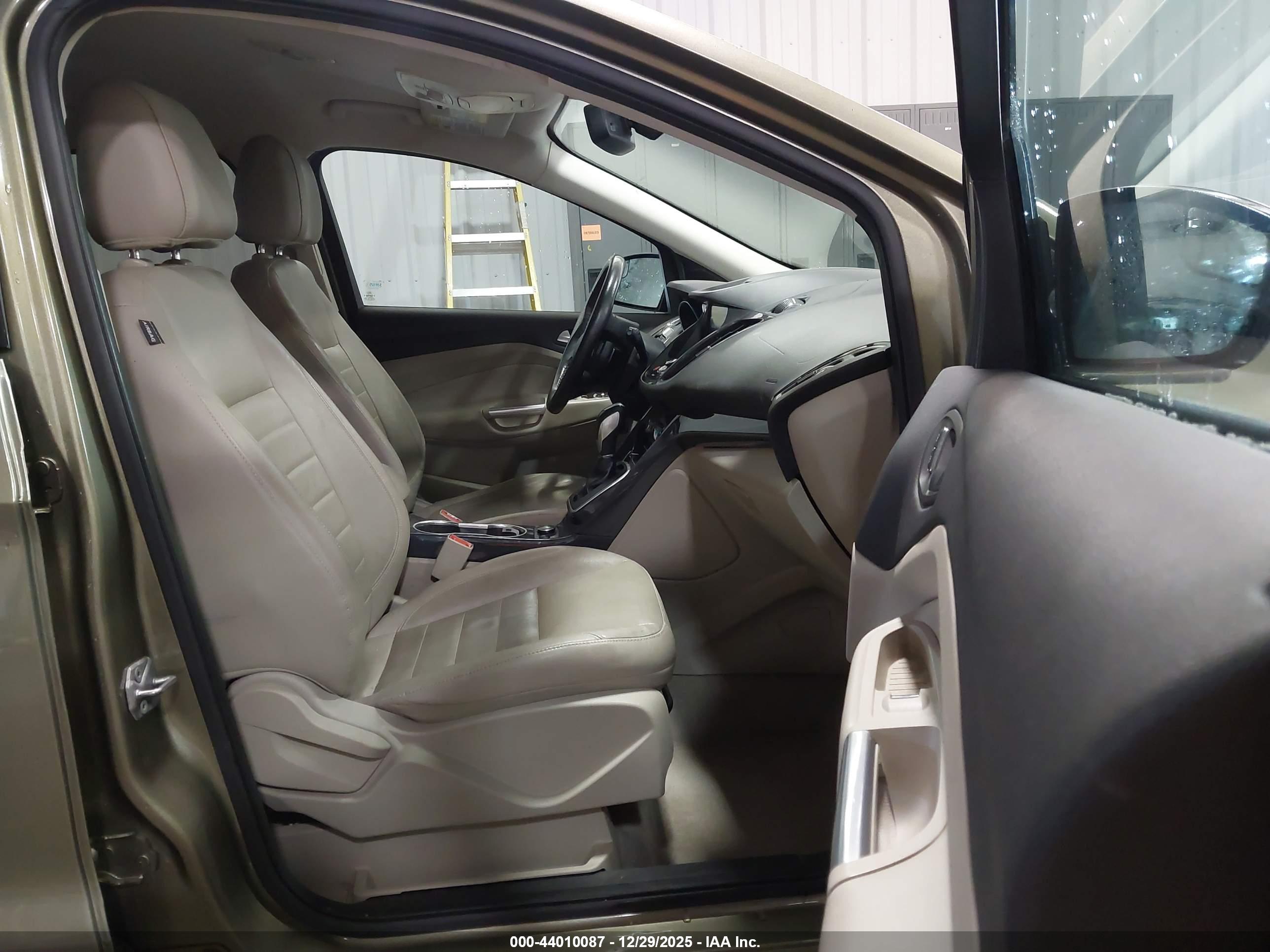 FORD ESCAPE image 5