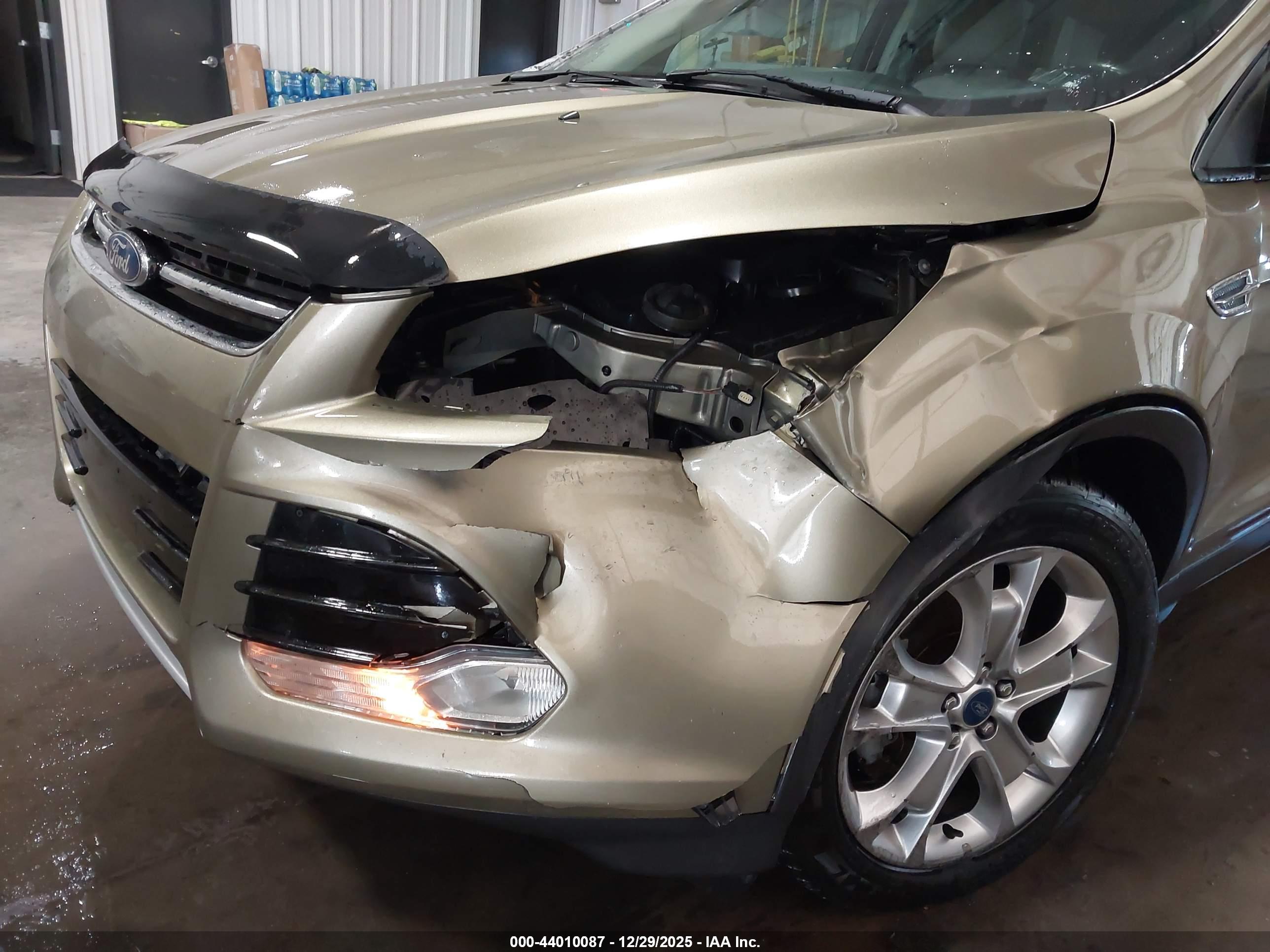 FORD ESCAPE image 6