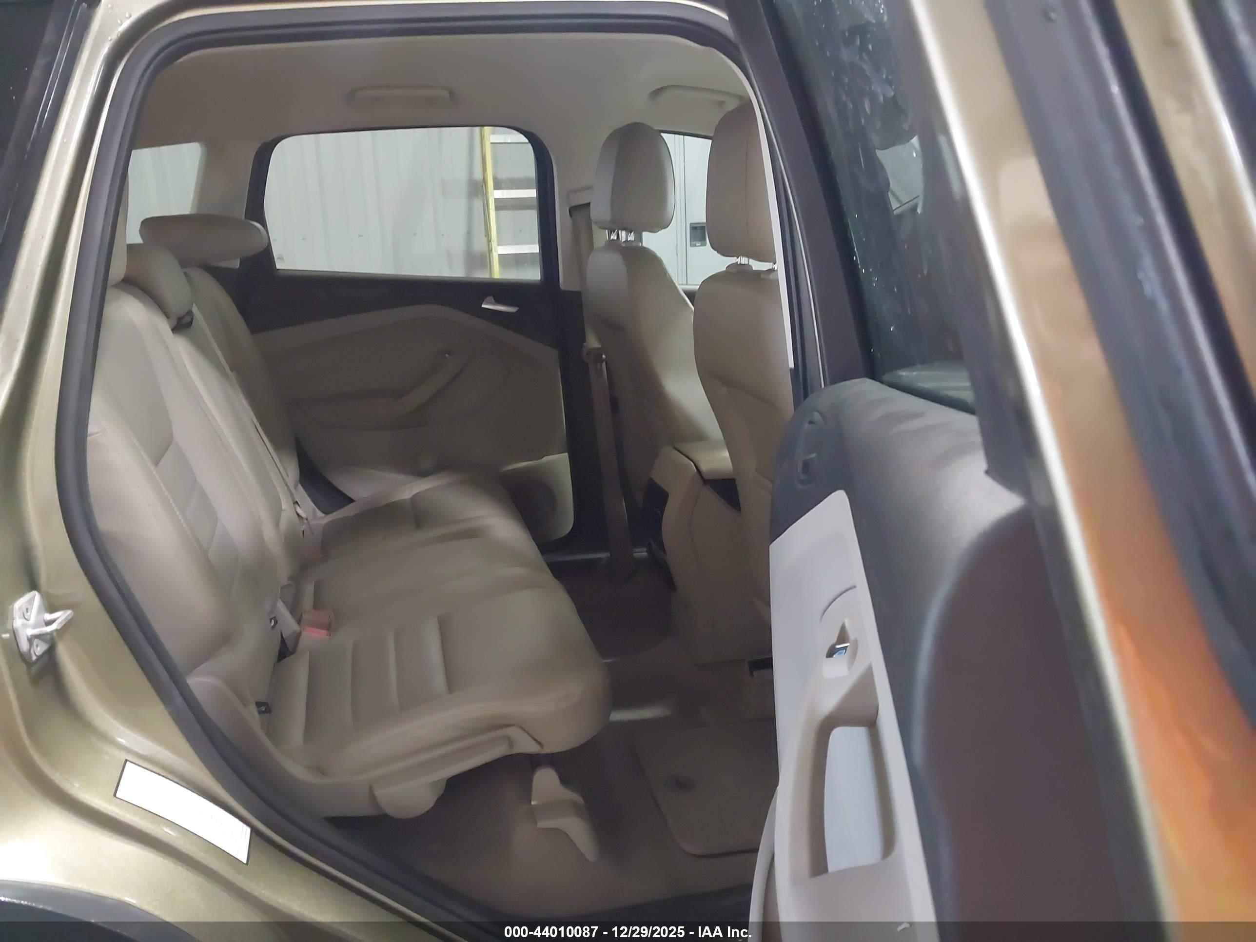 FORD ESCAPE image 8