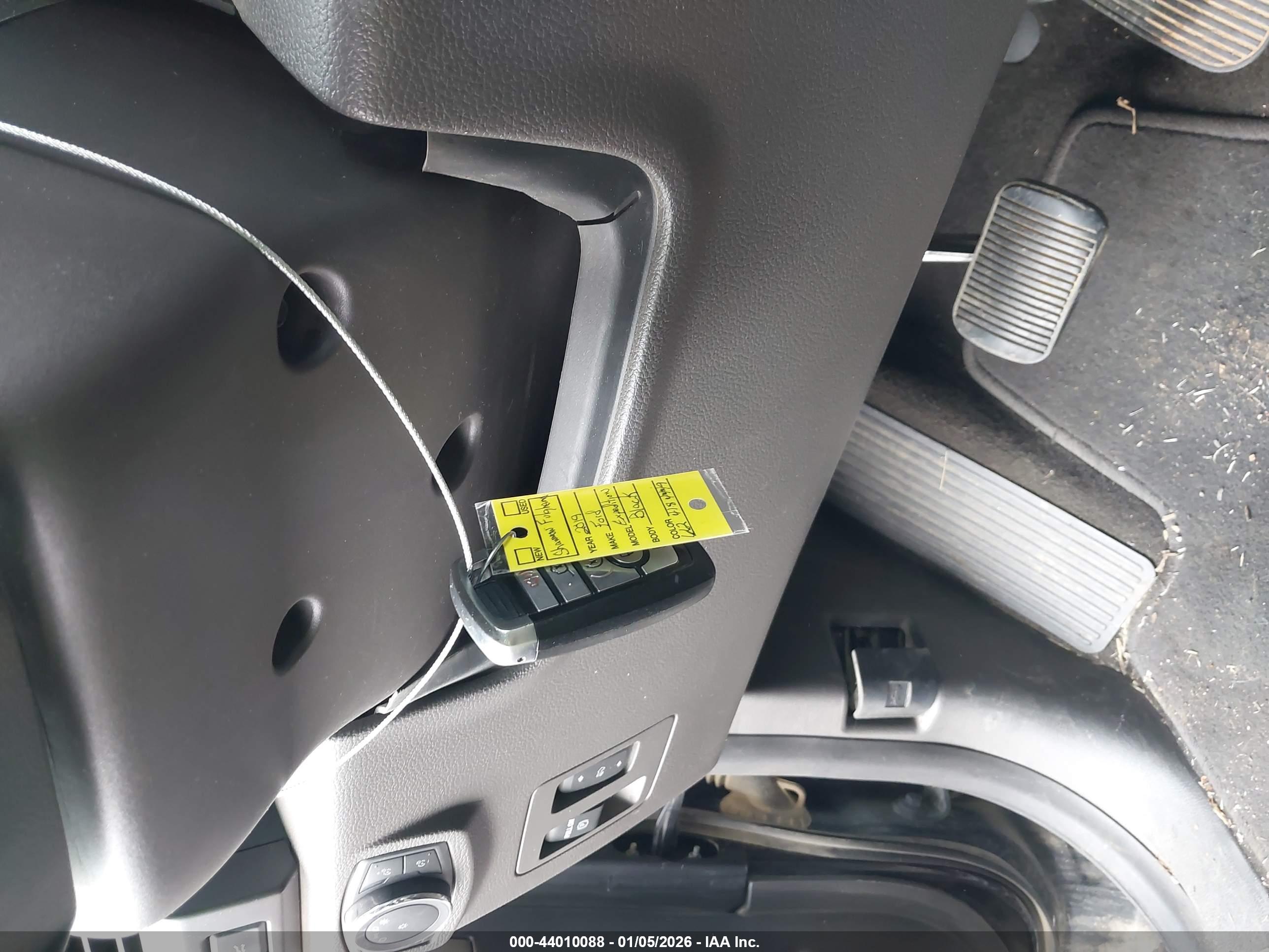 FORD EXPEDITION image 11