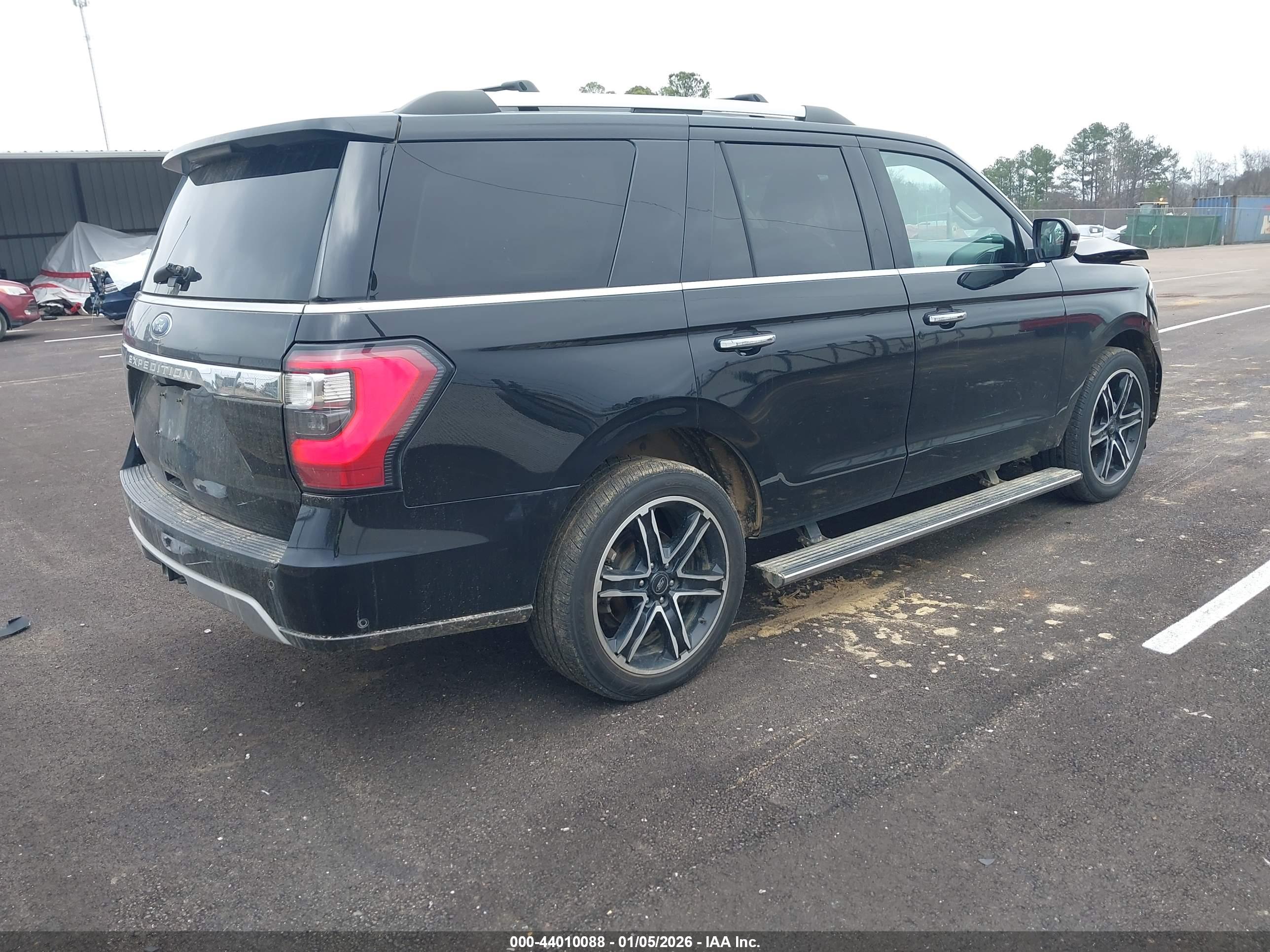 FORD EXPEDITION image 4