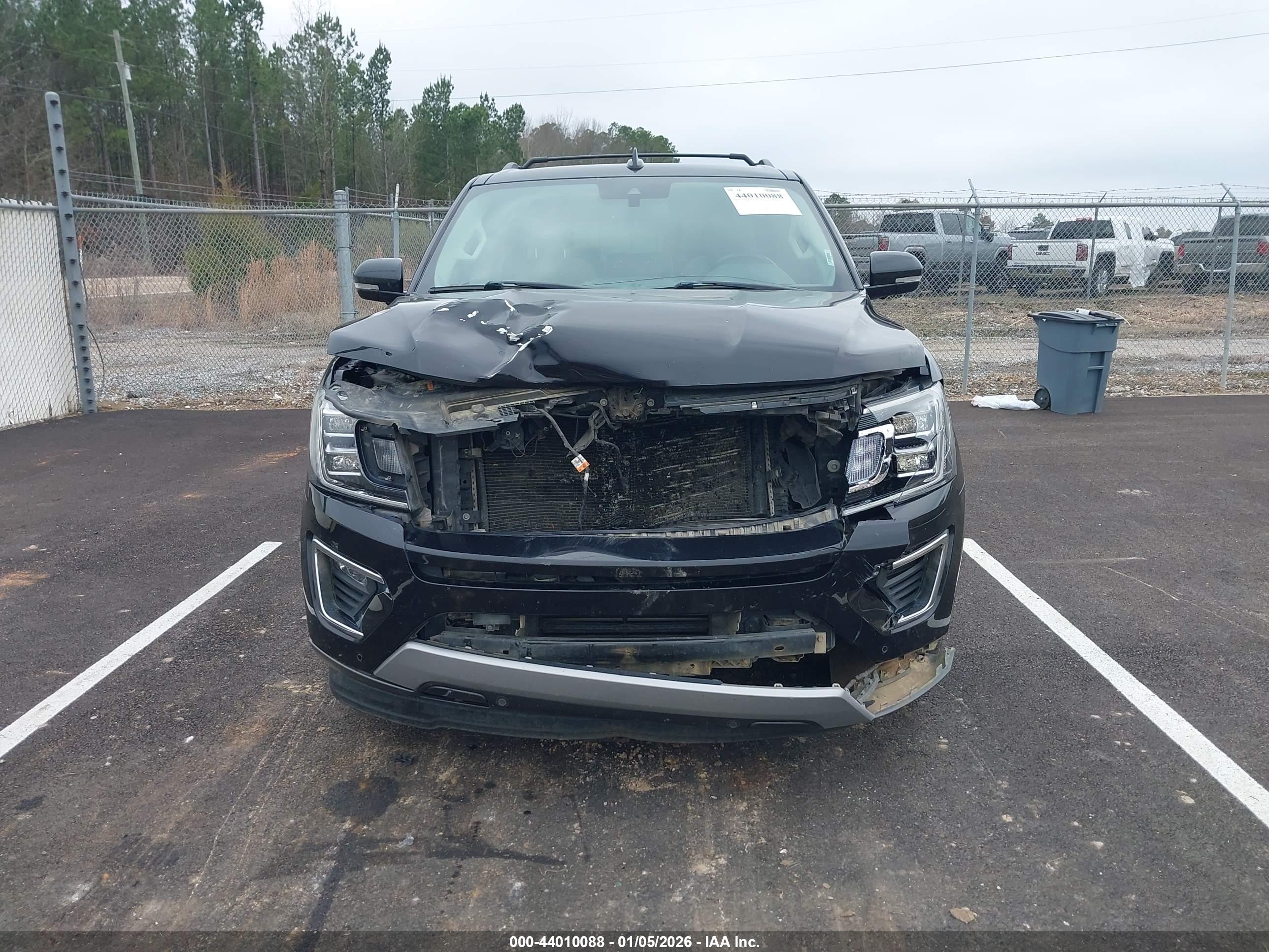 FORD EXPEDITION image 6