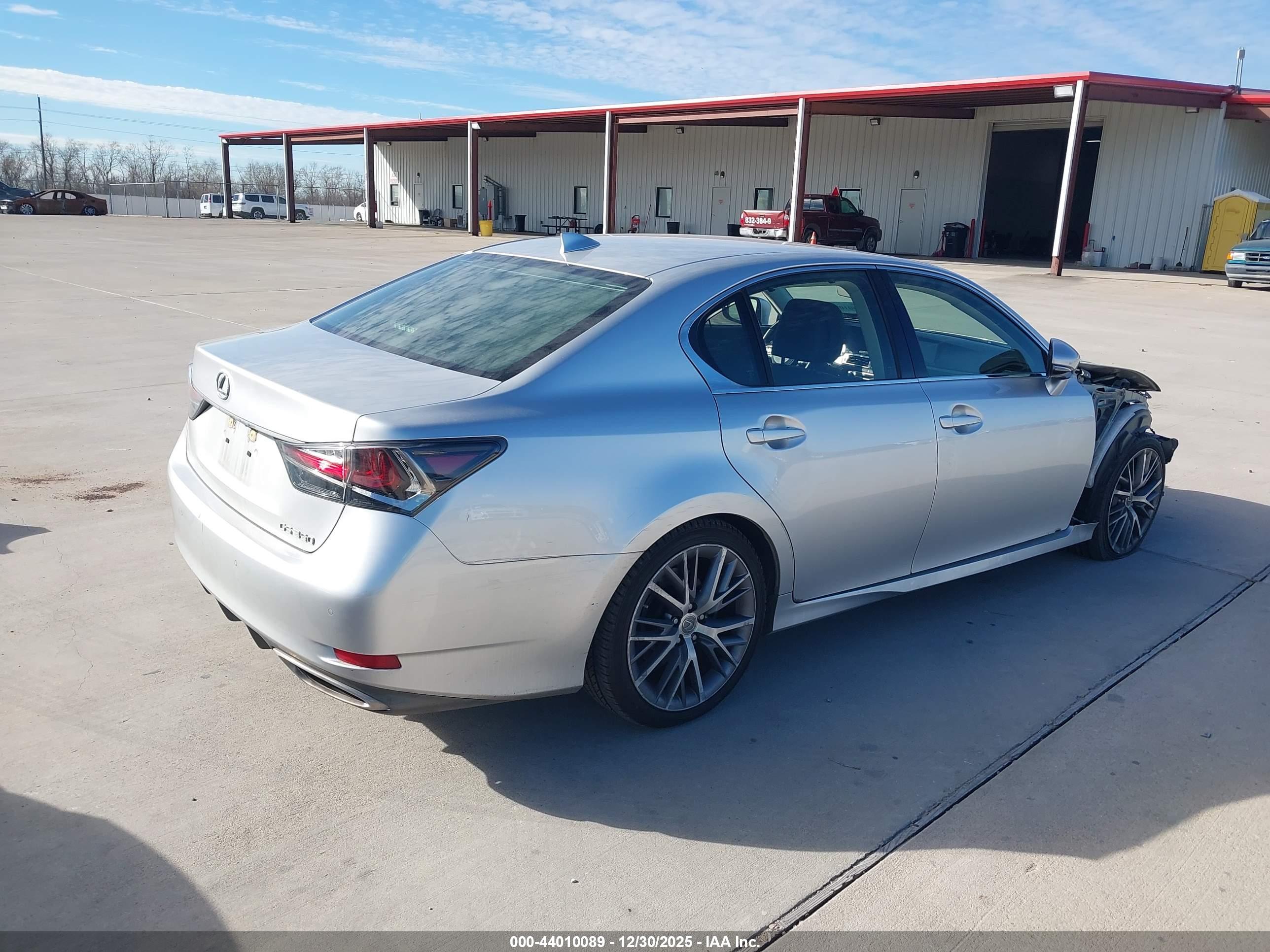 LEXUS GS image 4