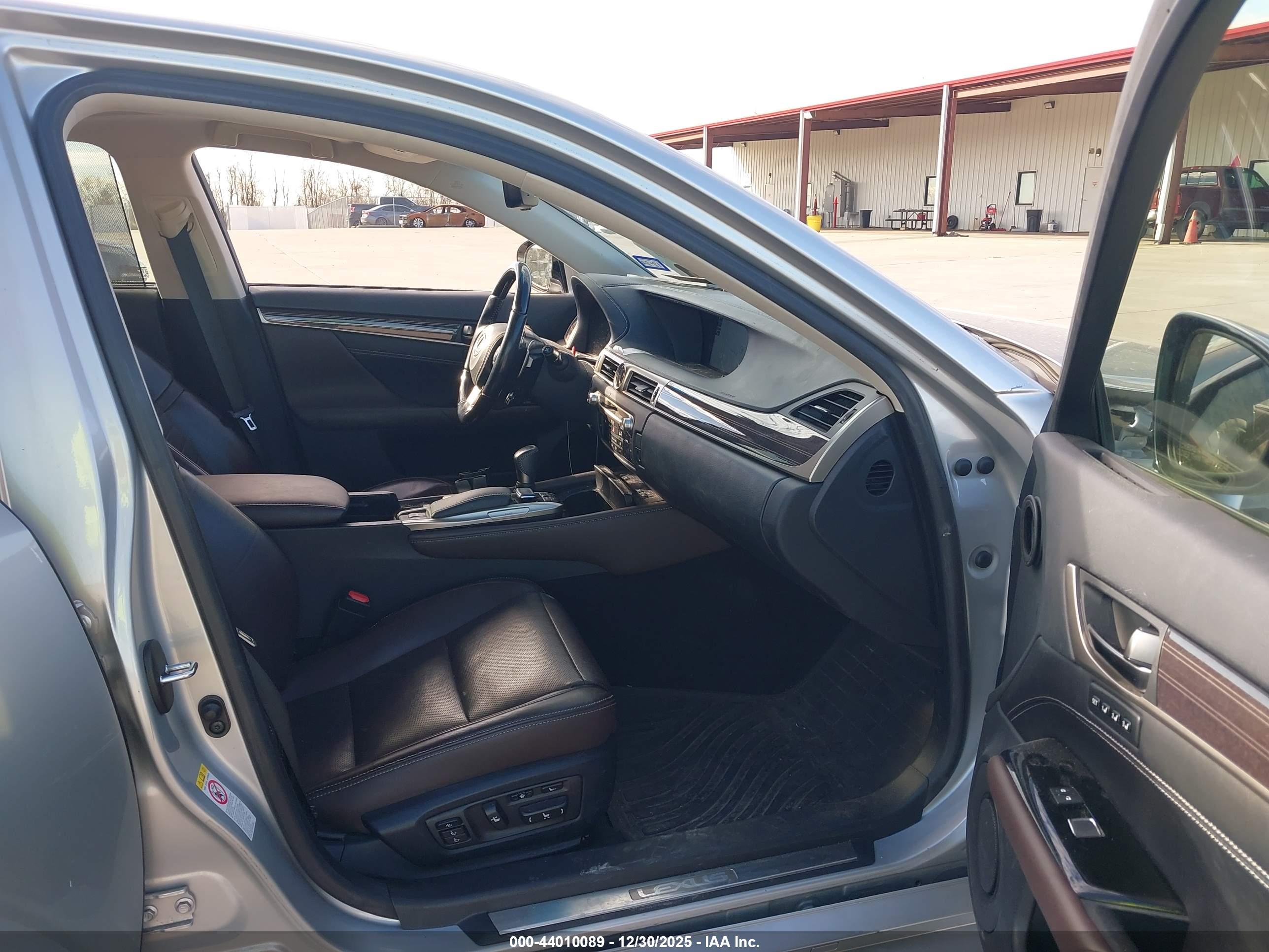 LEXUS GS image 5