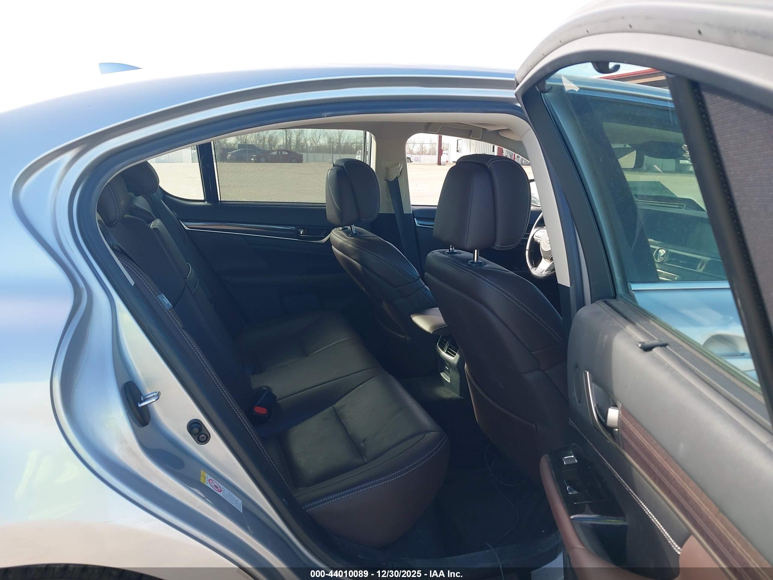 LEXUS GS image 8