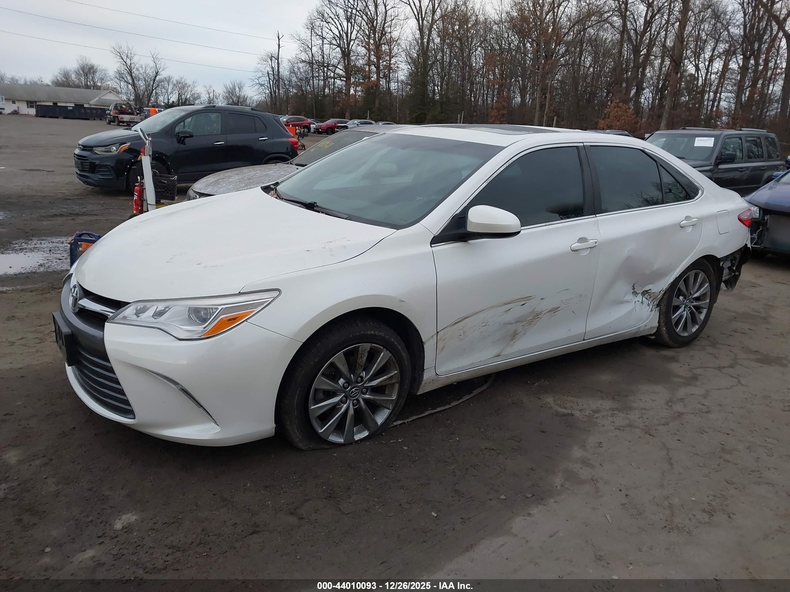 TOYOTA CAMRY image 2