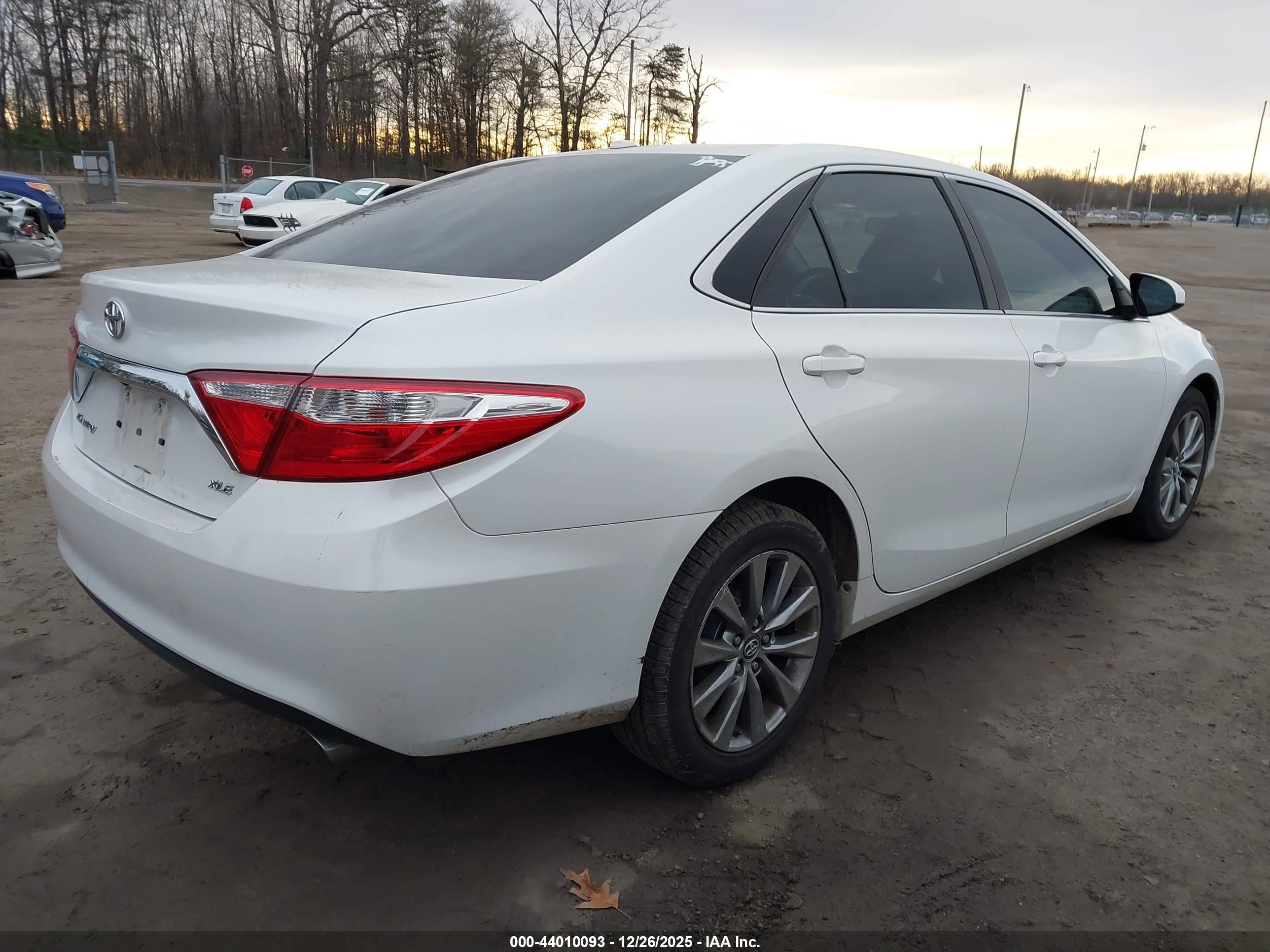 TOYOTA CAMRY image 4