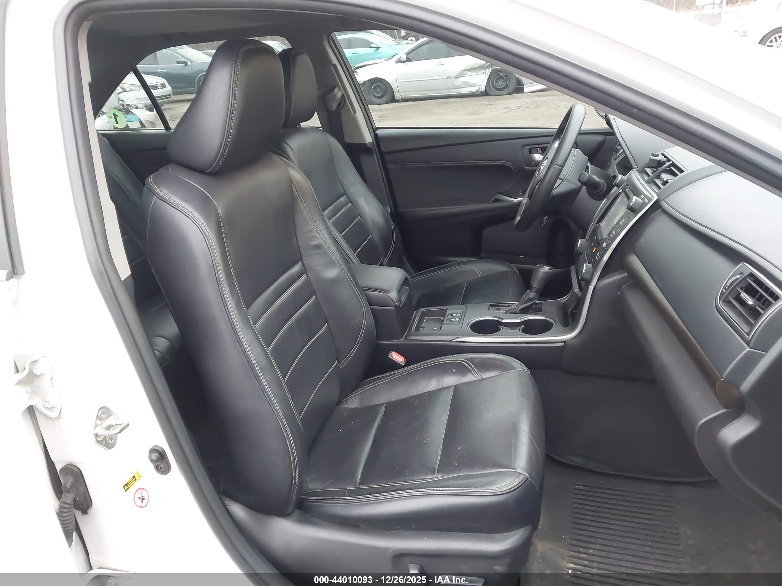 TOYOTA CAMRY image 5