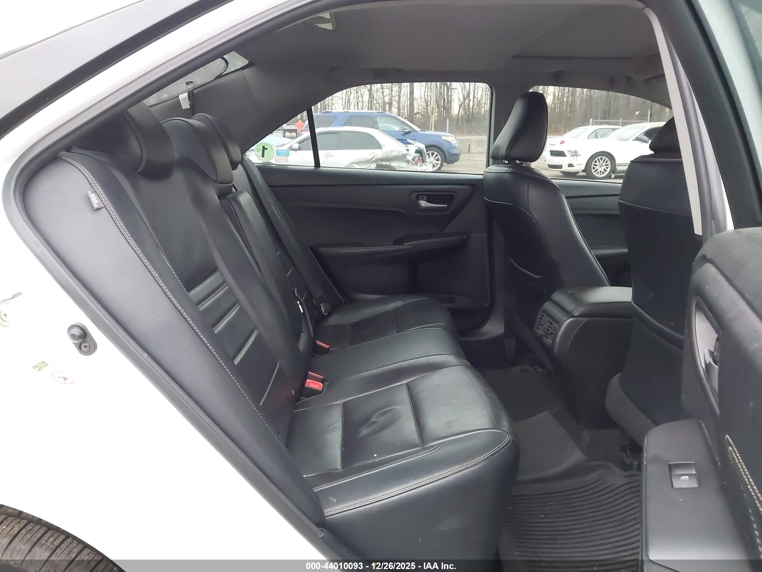 TOYOTA CAMRY image 8