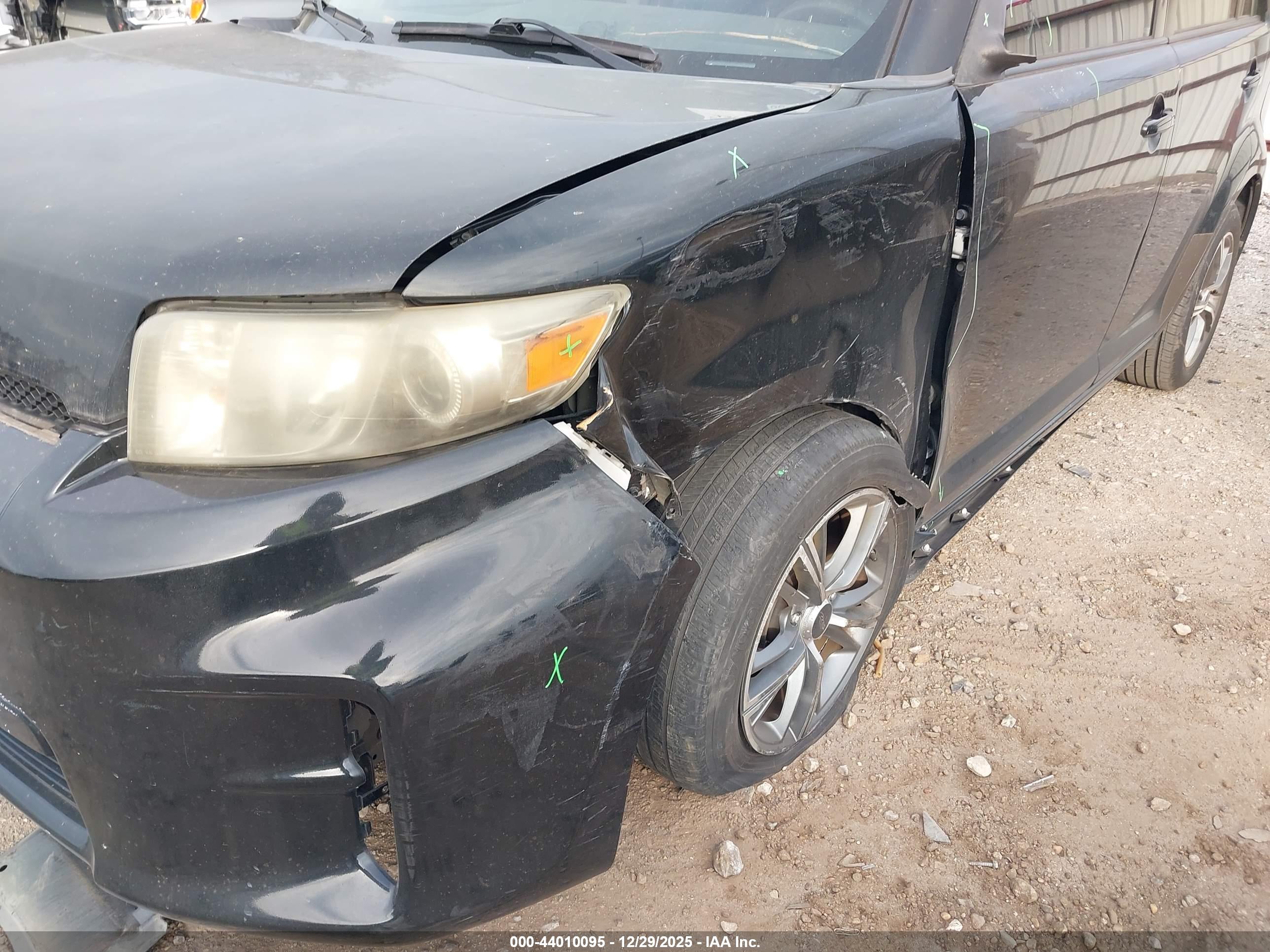 TOYOTA SCION image 6