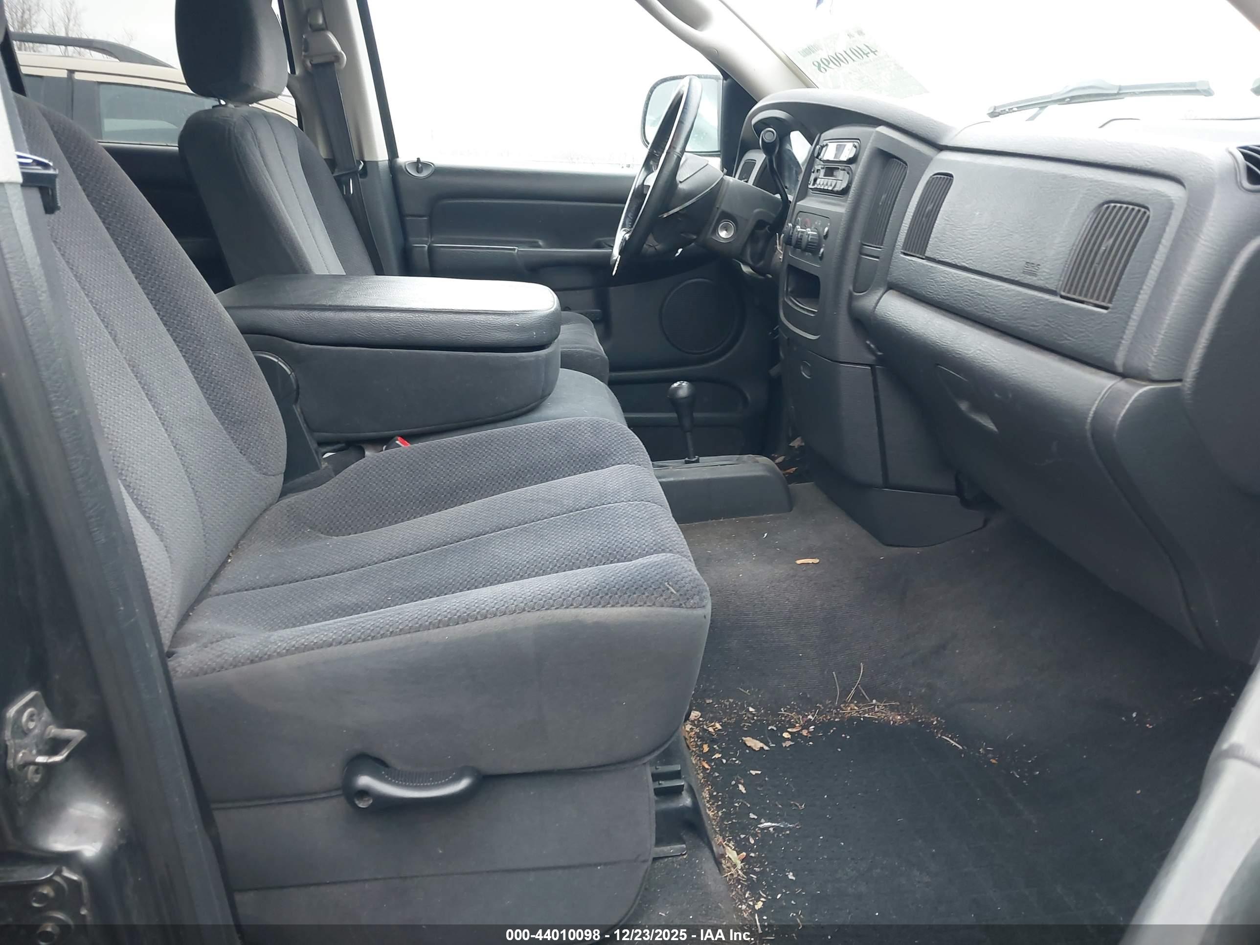 DODGE RAM image 5