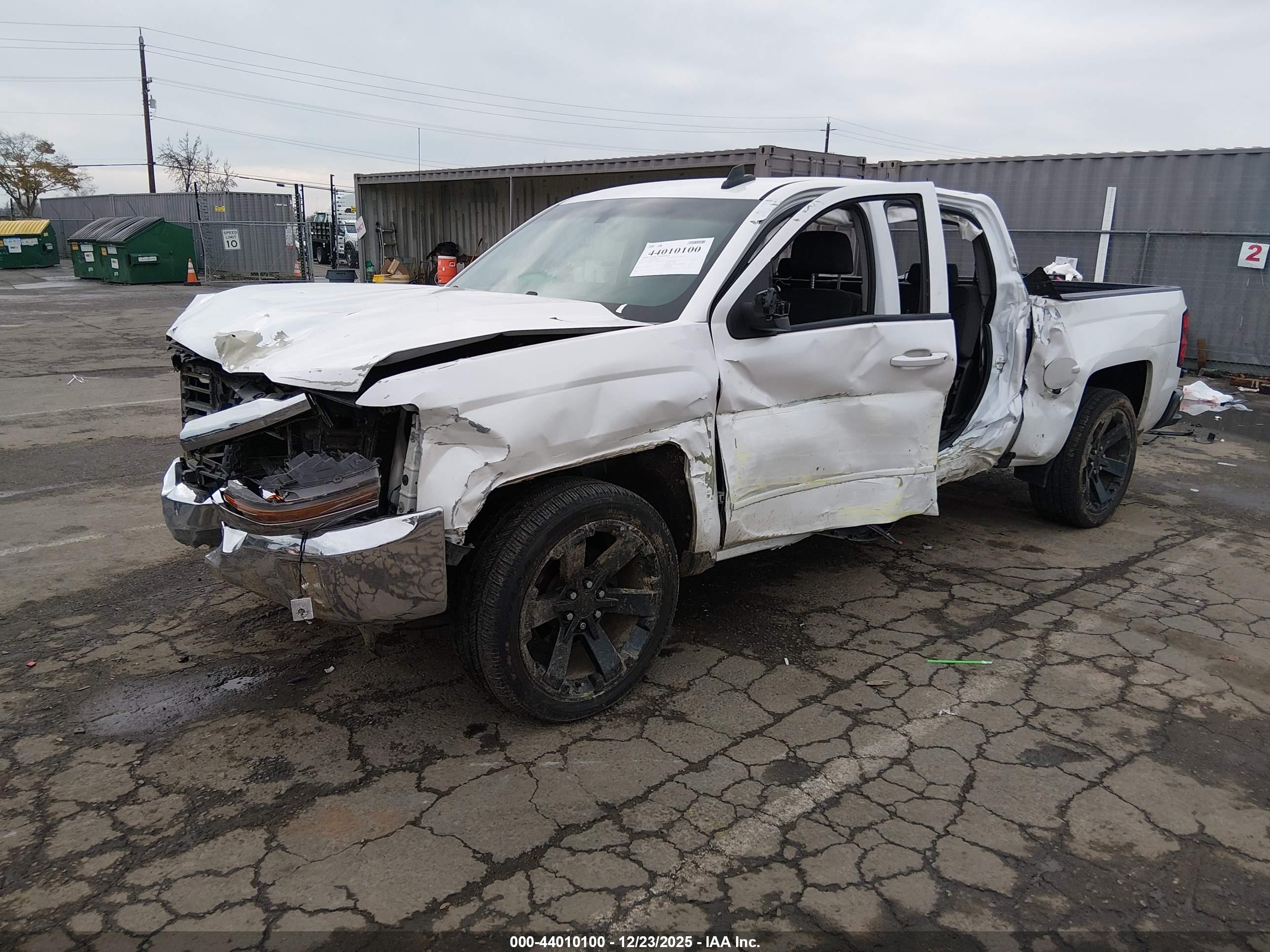 CHEVROLET SILVERADO image 2