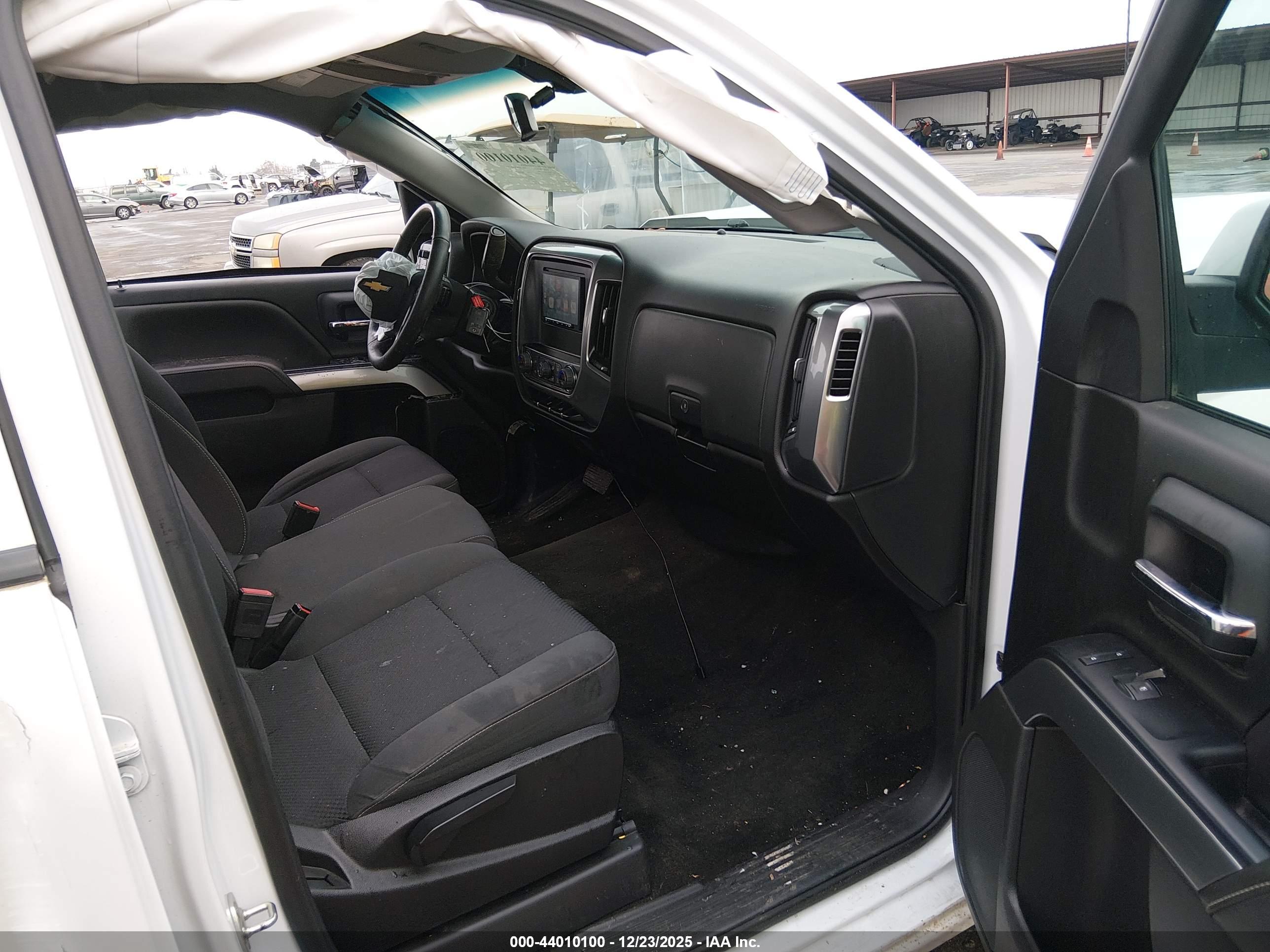 CHEVROLET SILVERADO image 5