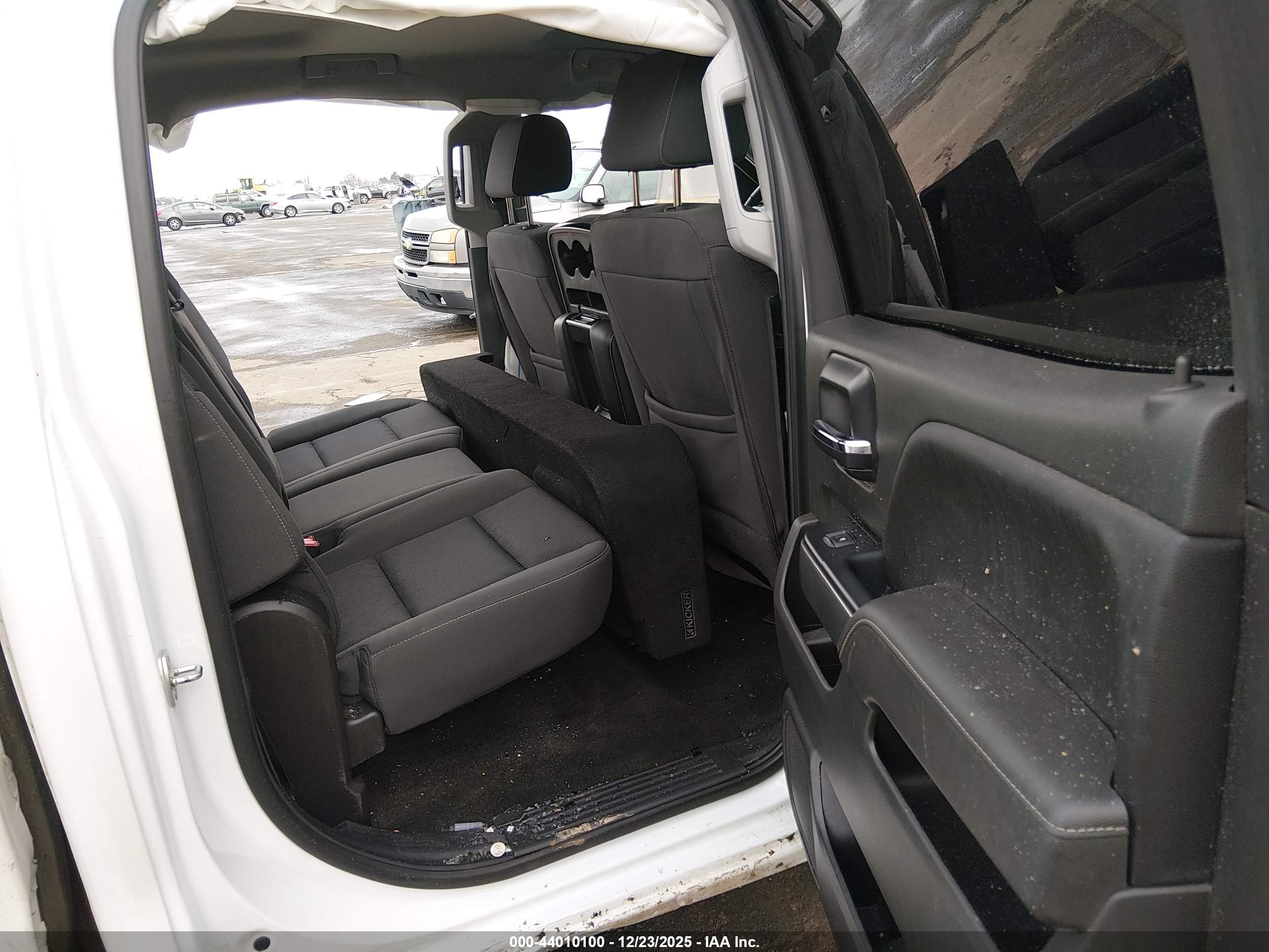 CHEVROLET SILVERADO image 8