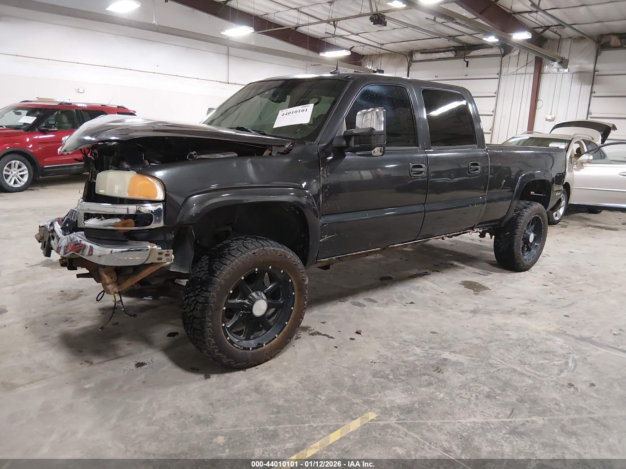 GMC SIERRA image 2