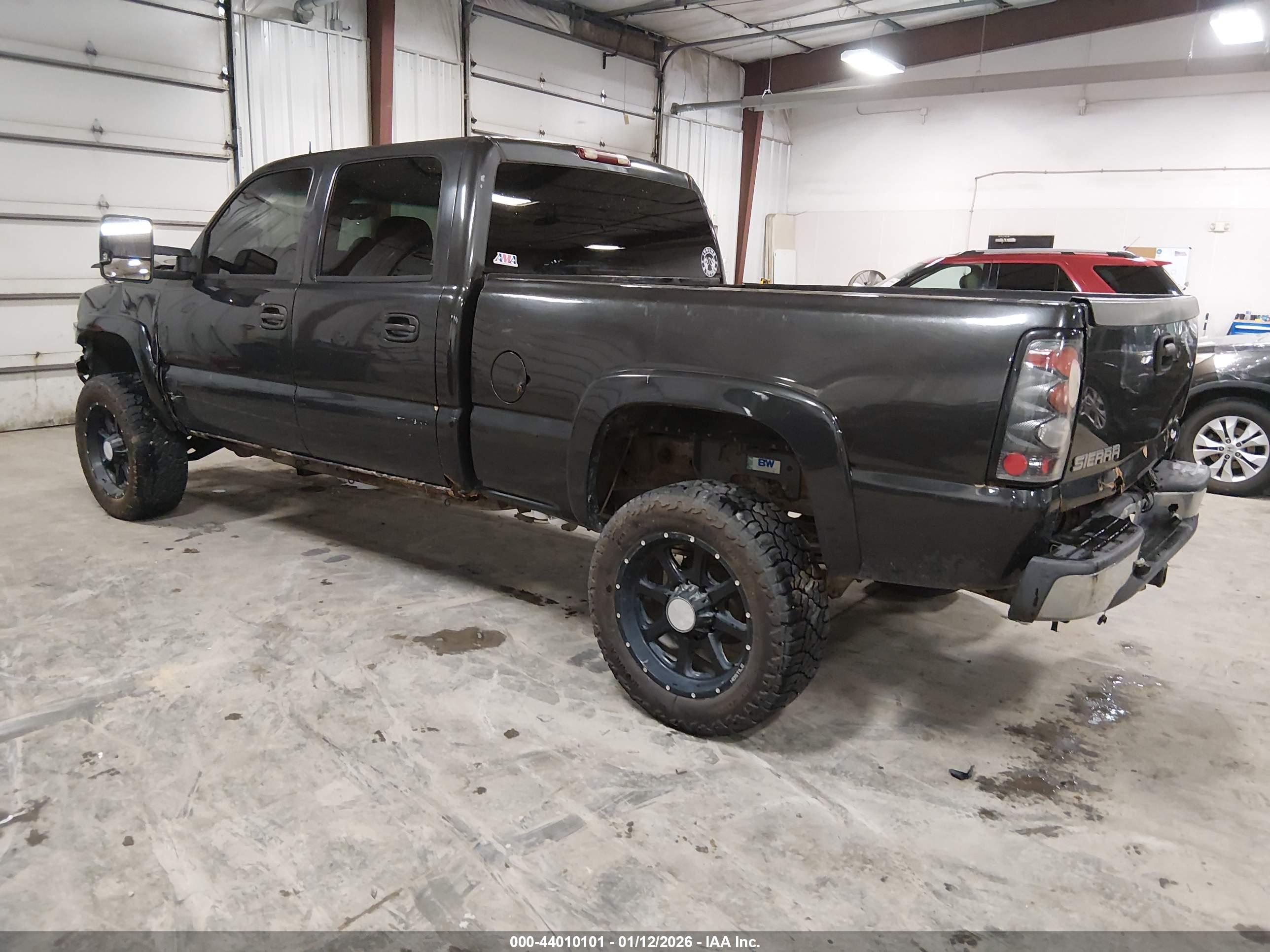 GMC SIERRA image 3