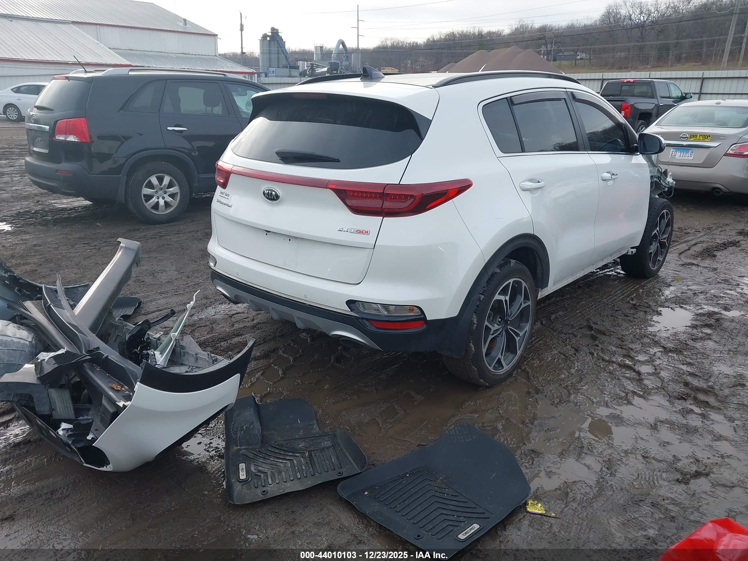 KIA SPORTAGE image 4