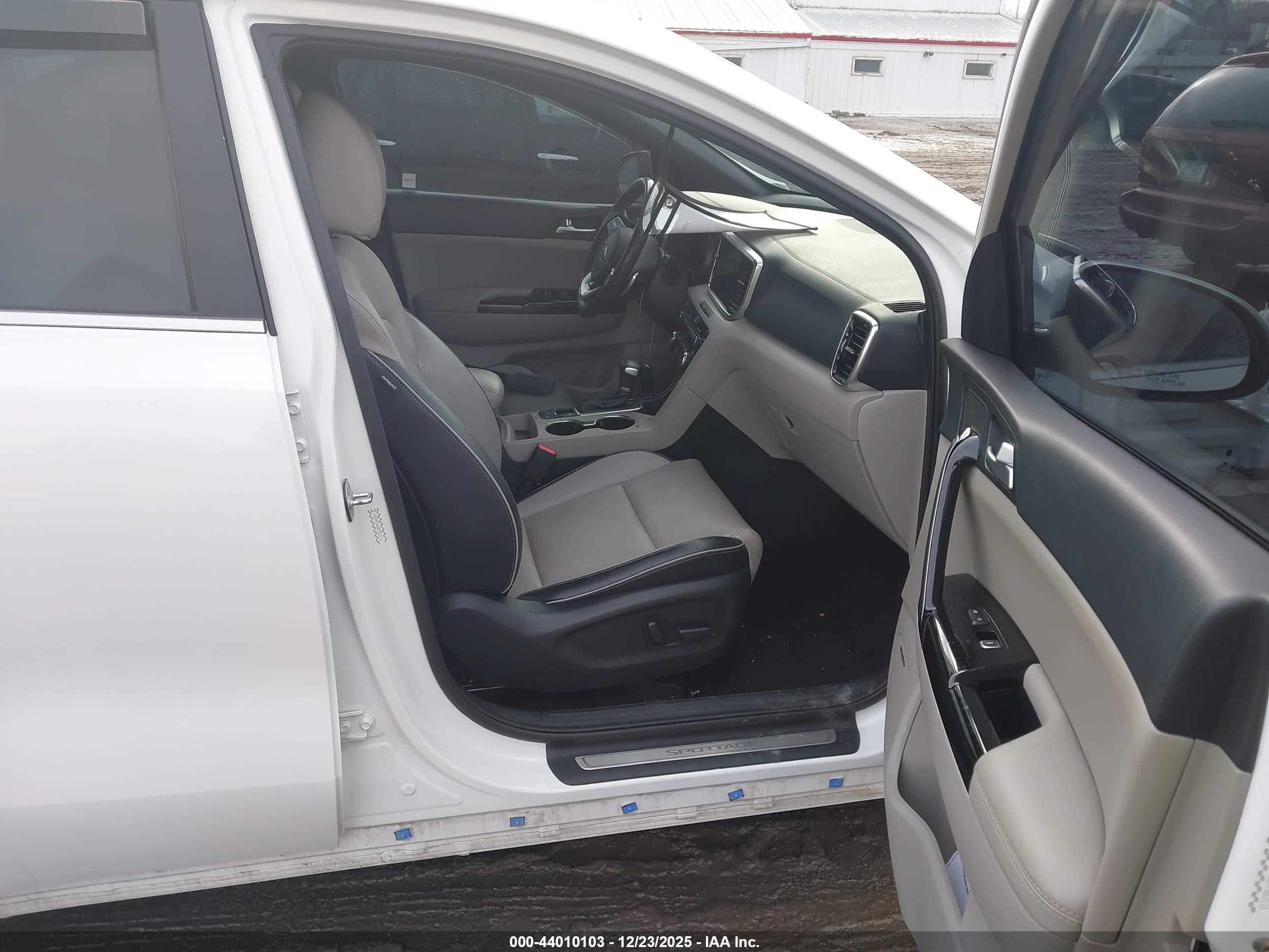 KIA SPORTAGE image 5