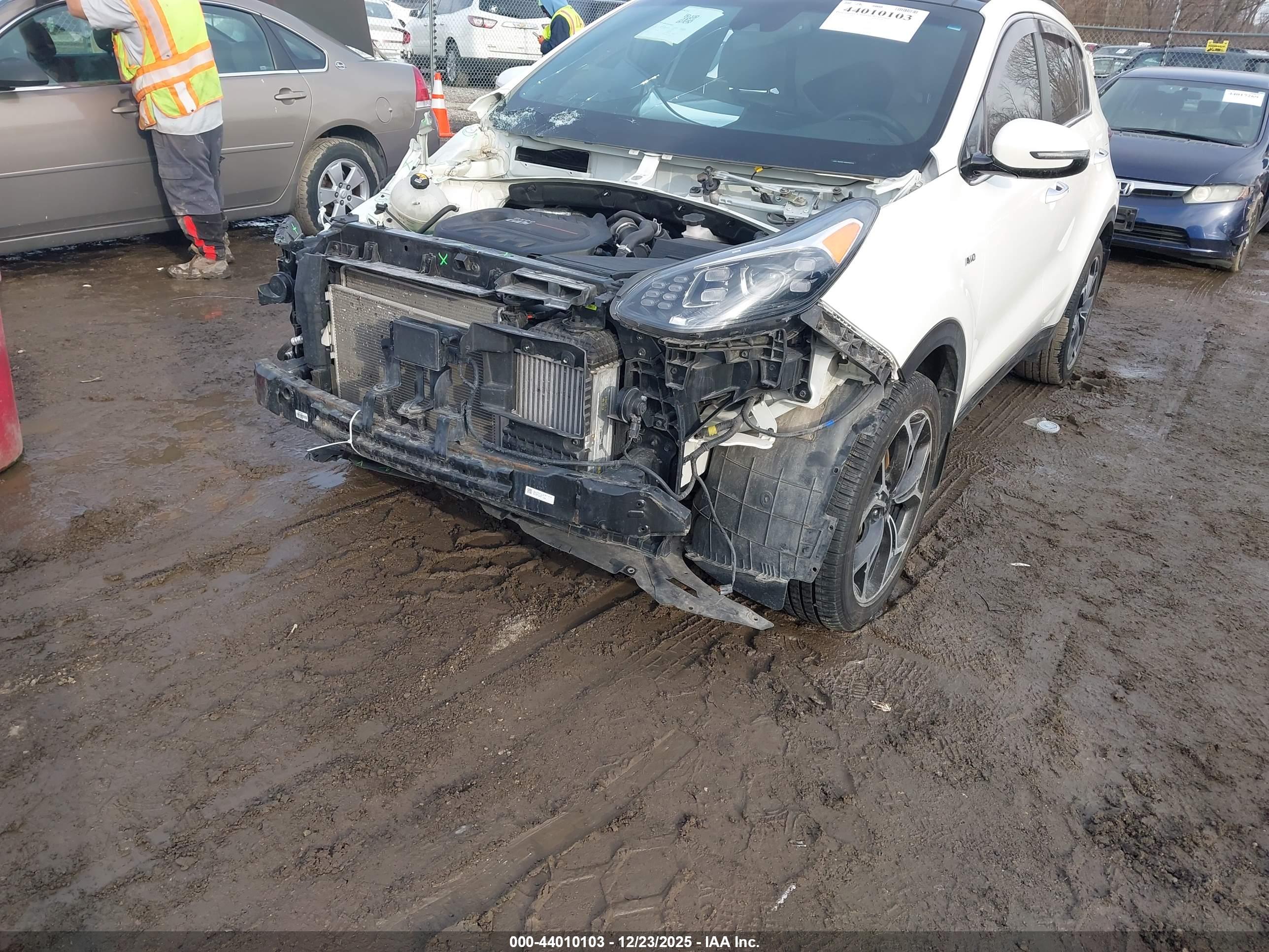 KIA SPORTAGE image 6