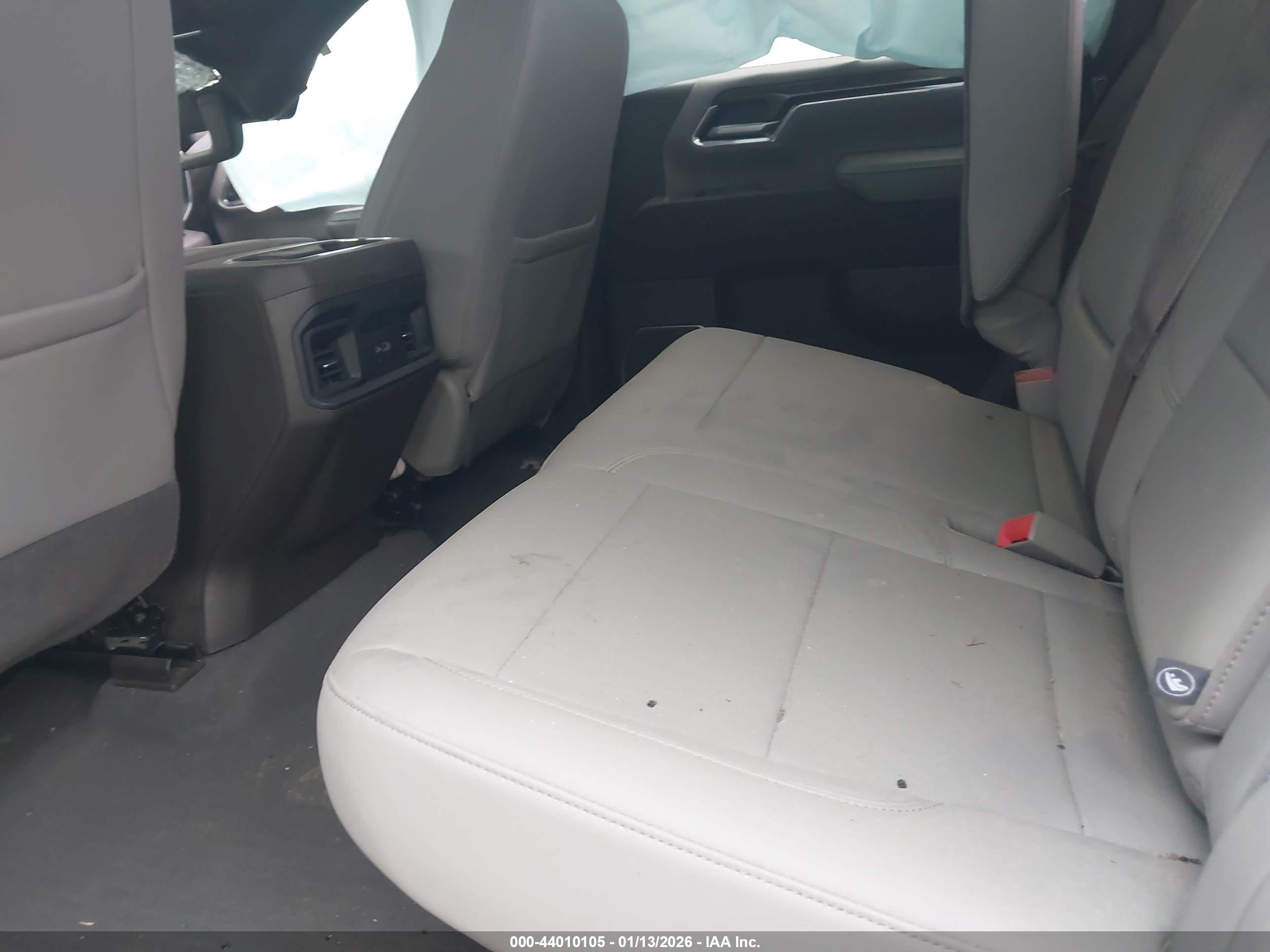 CHEVROLET SILVERADO image 8