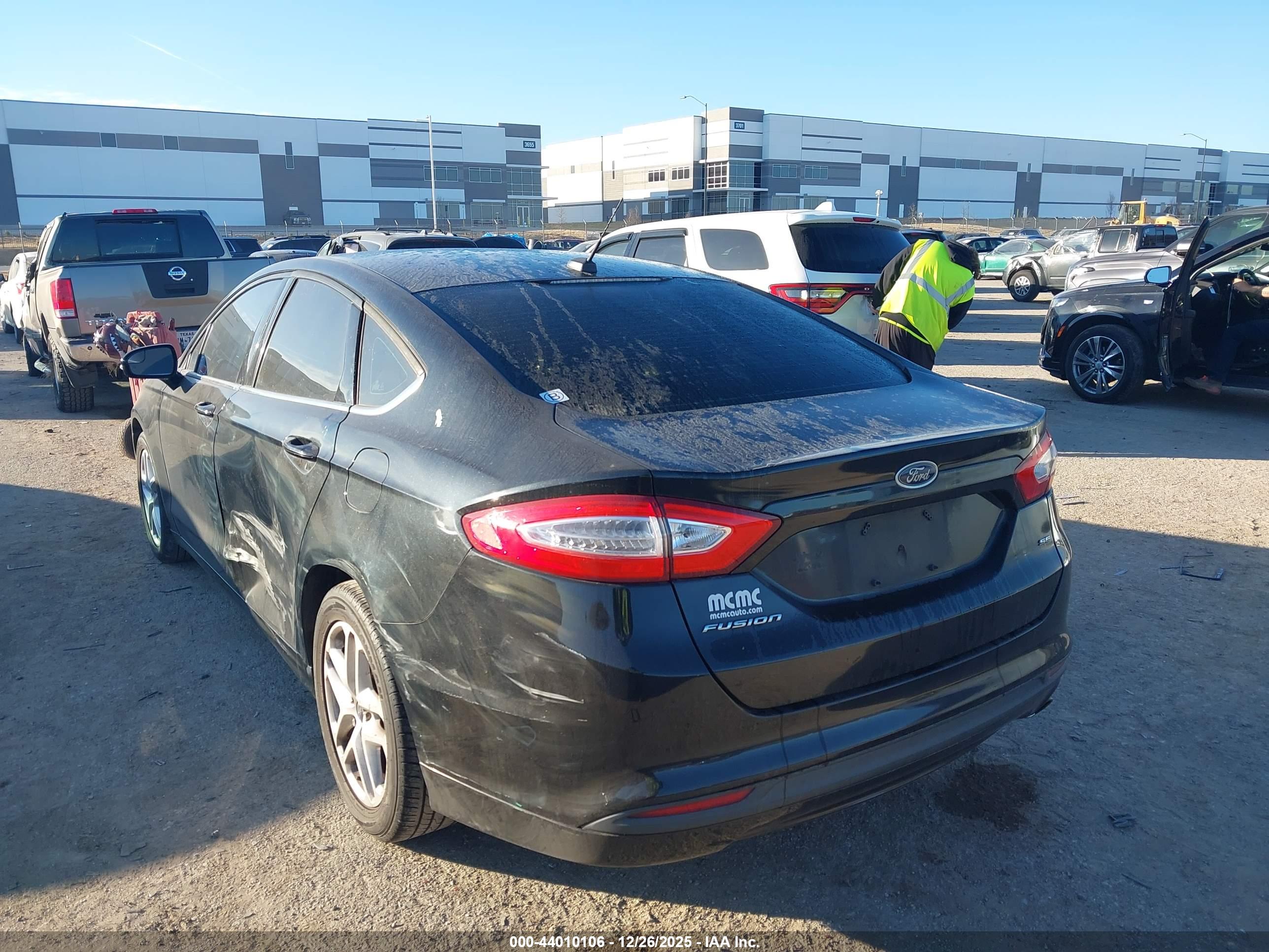 FORD FUSION image 3