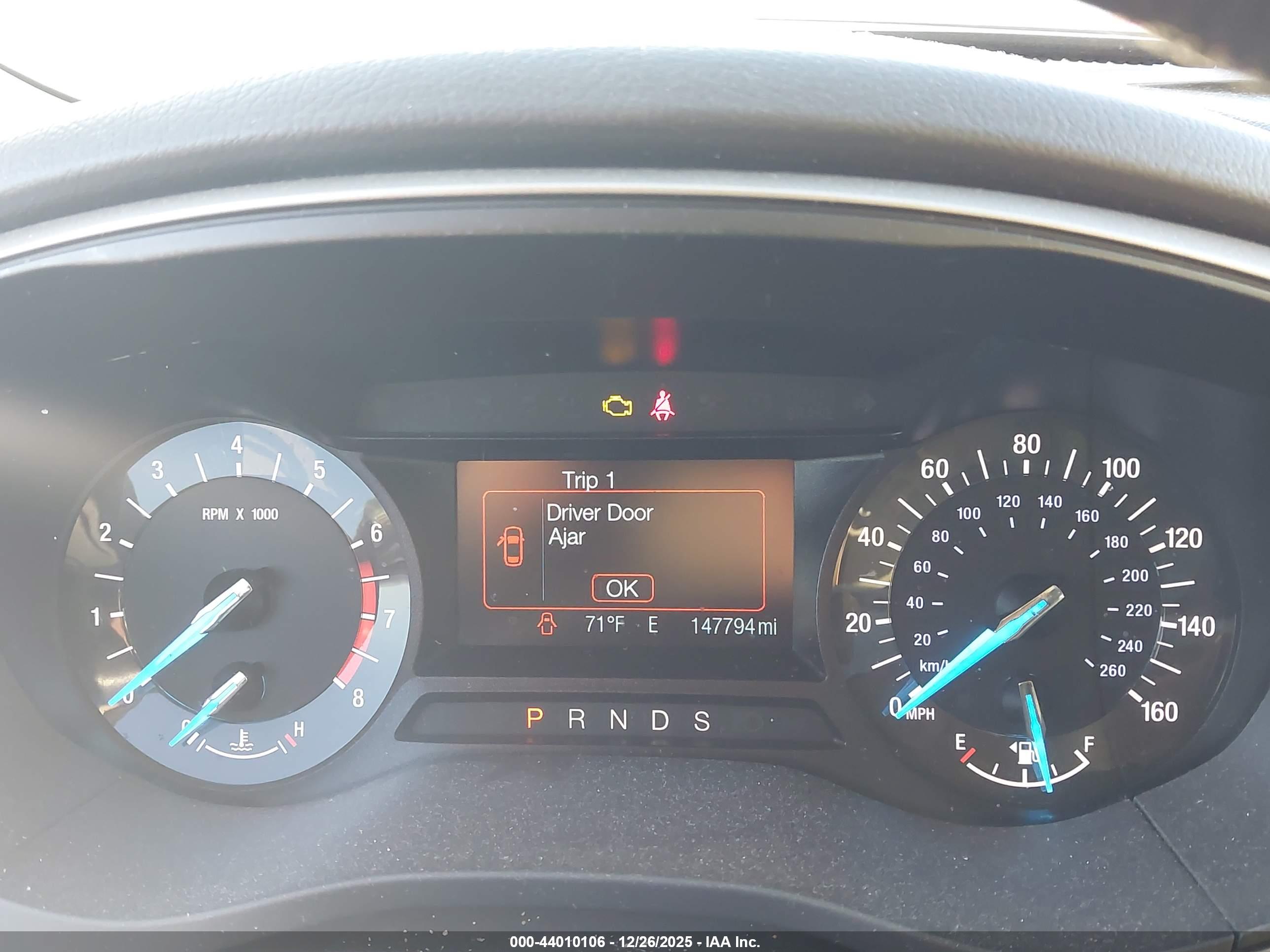 FORD FUSION image 7
